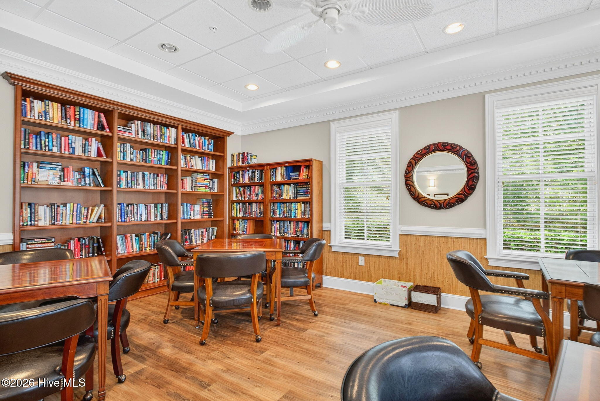 100561397 | Photo 92