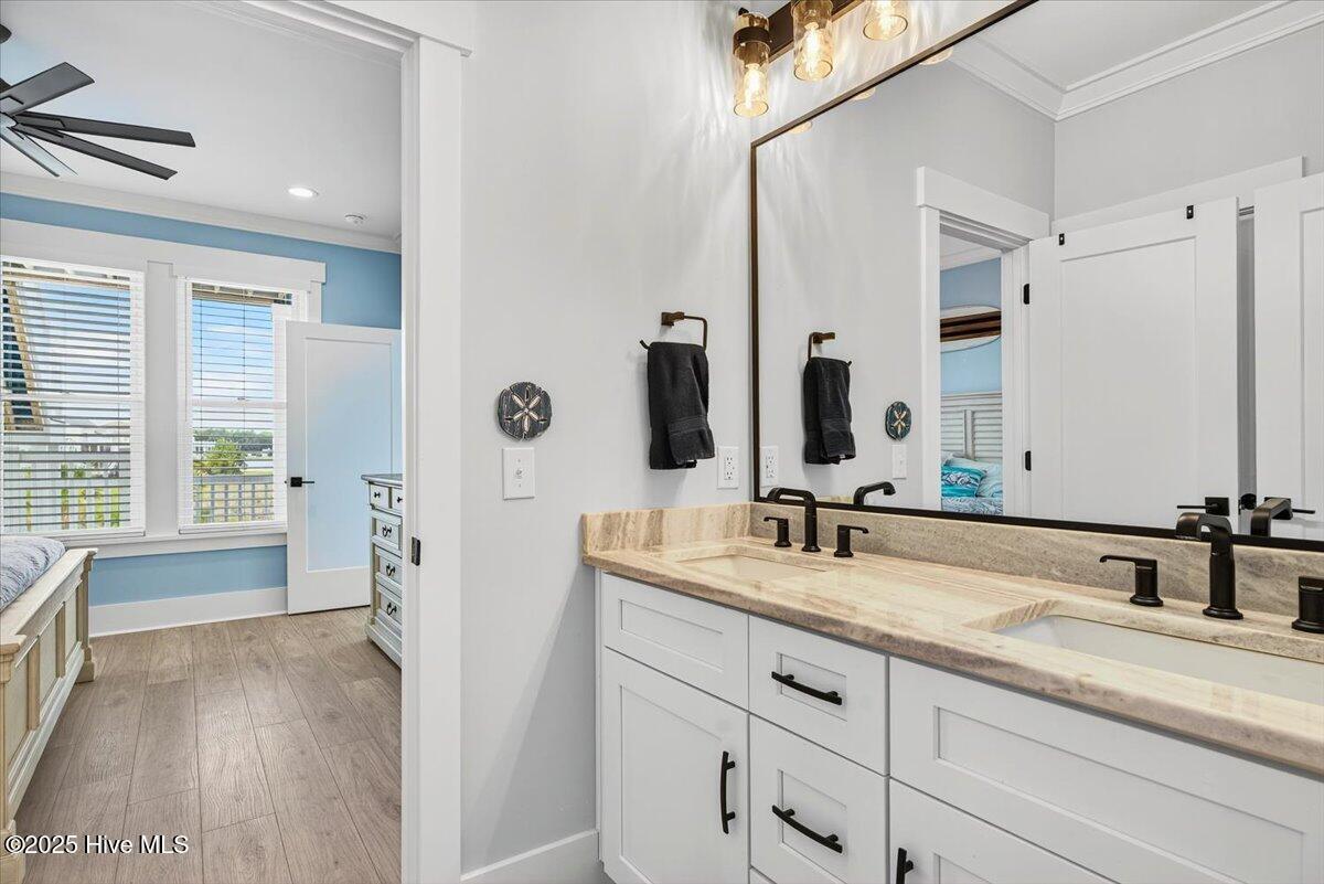 100527813 | Photo 30