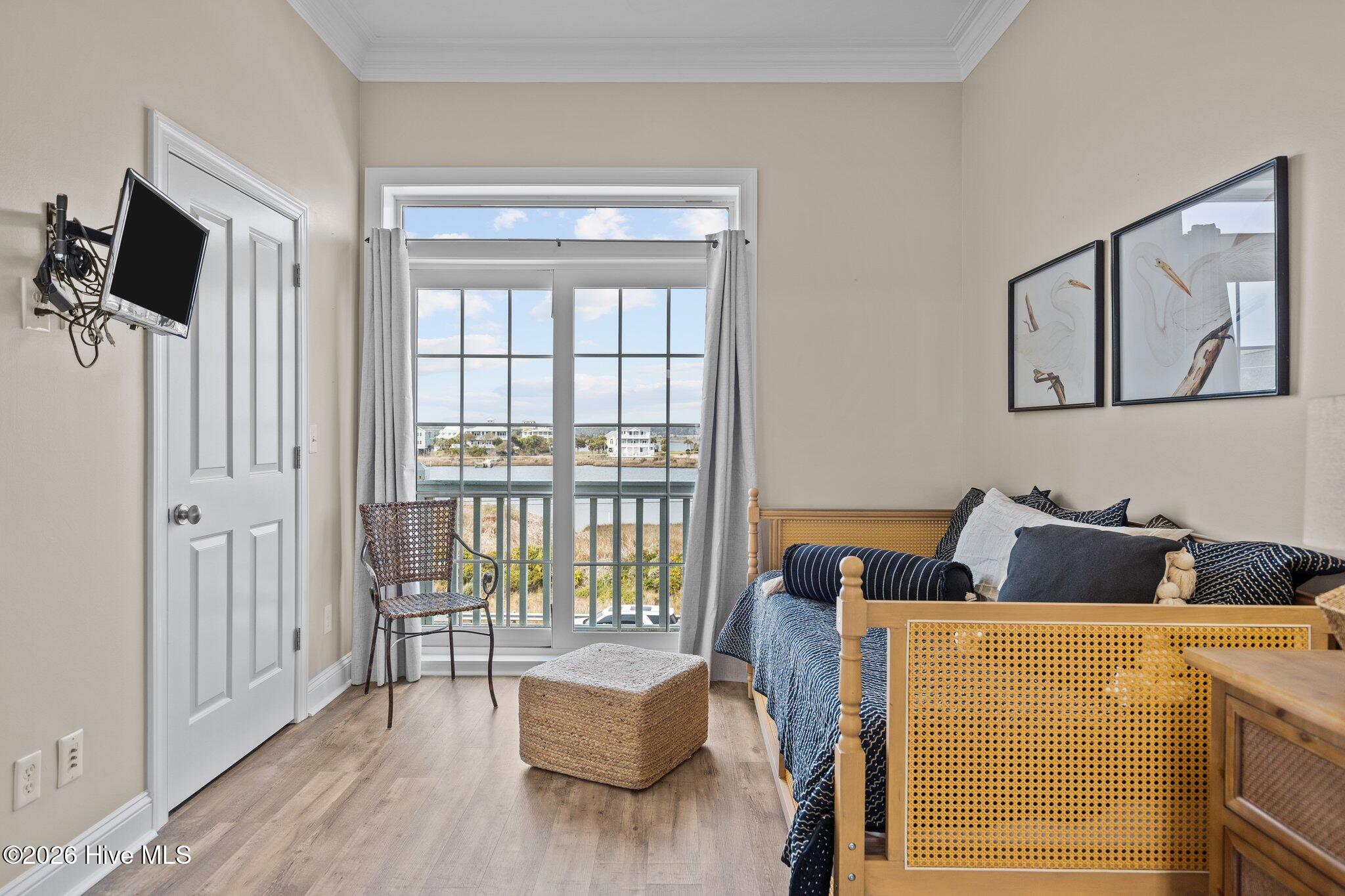 100562244 | Photo 35