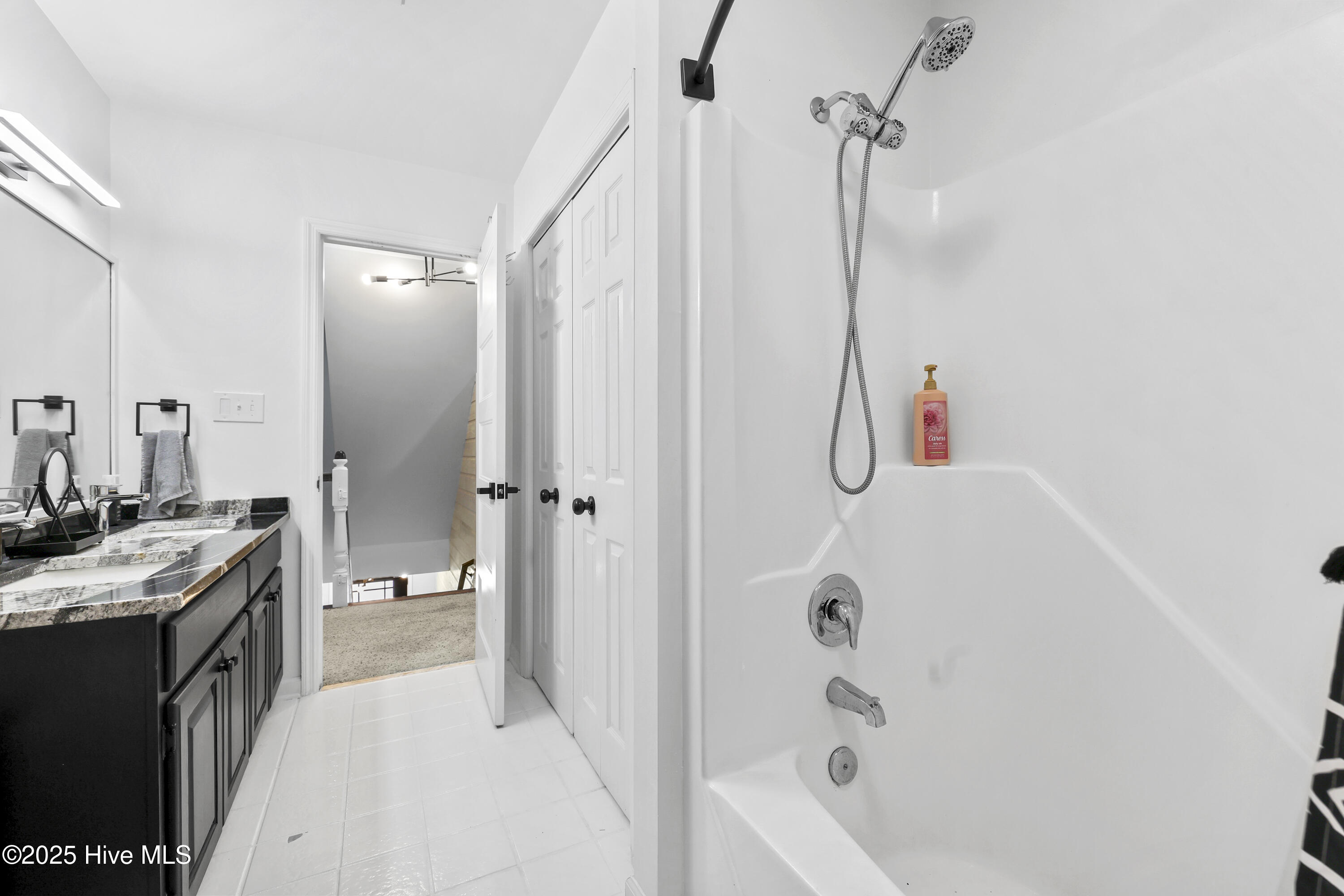 100494735 | Photo 42