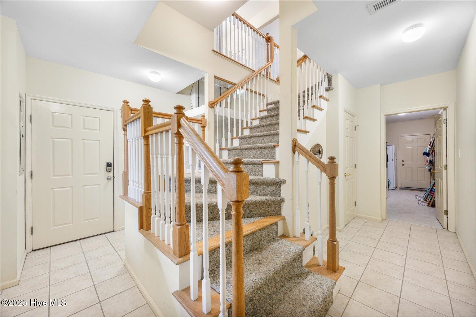 100526123 | Photo 11