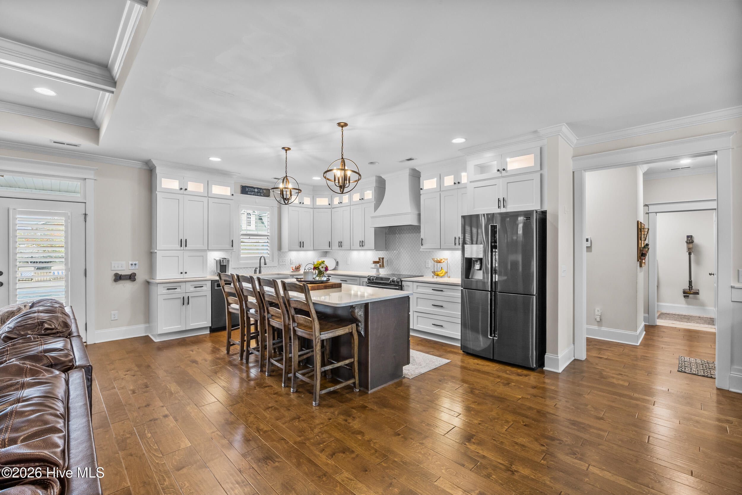 100562182 | Photo 21