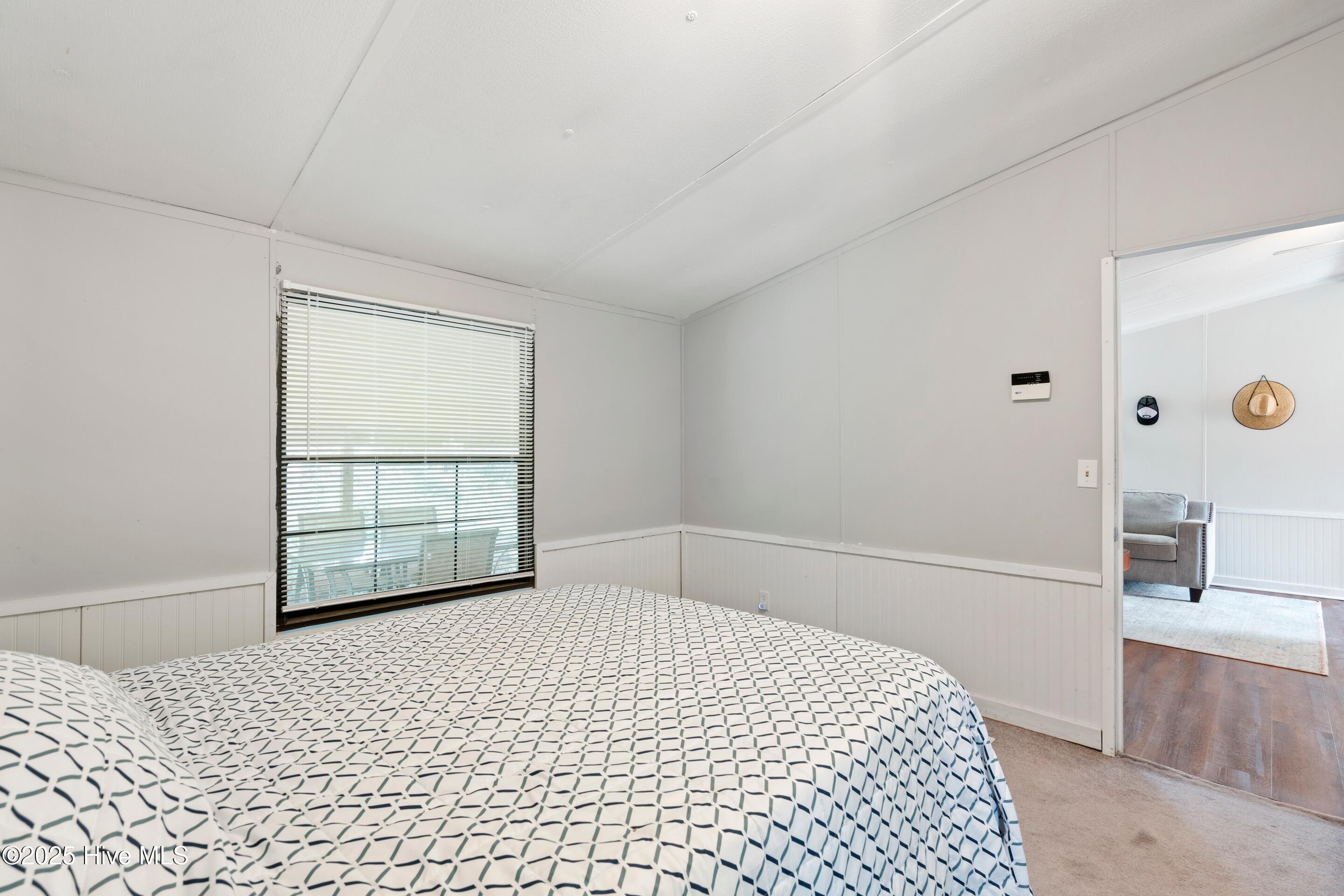 100519886 | Photo 25