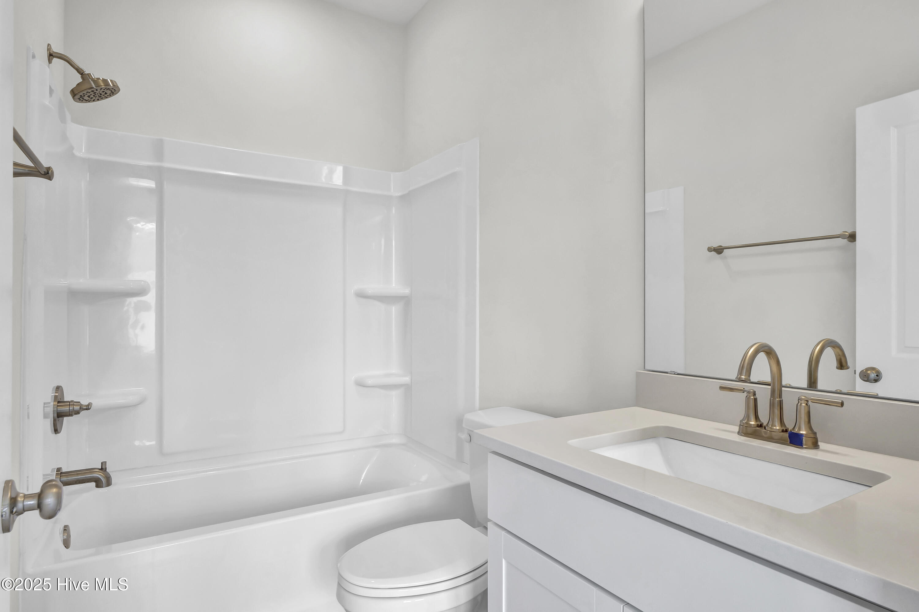 100538172 | Photo 24