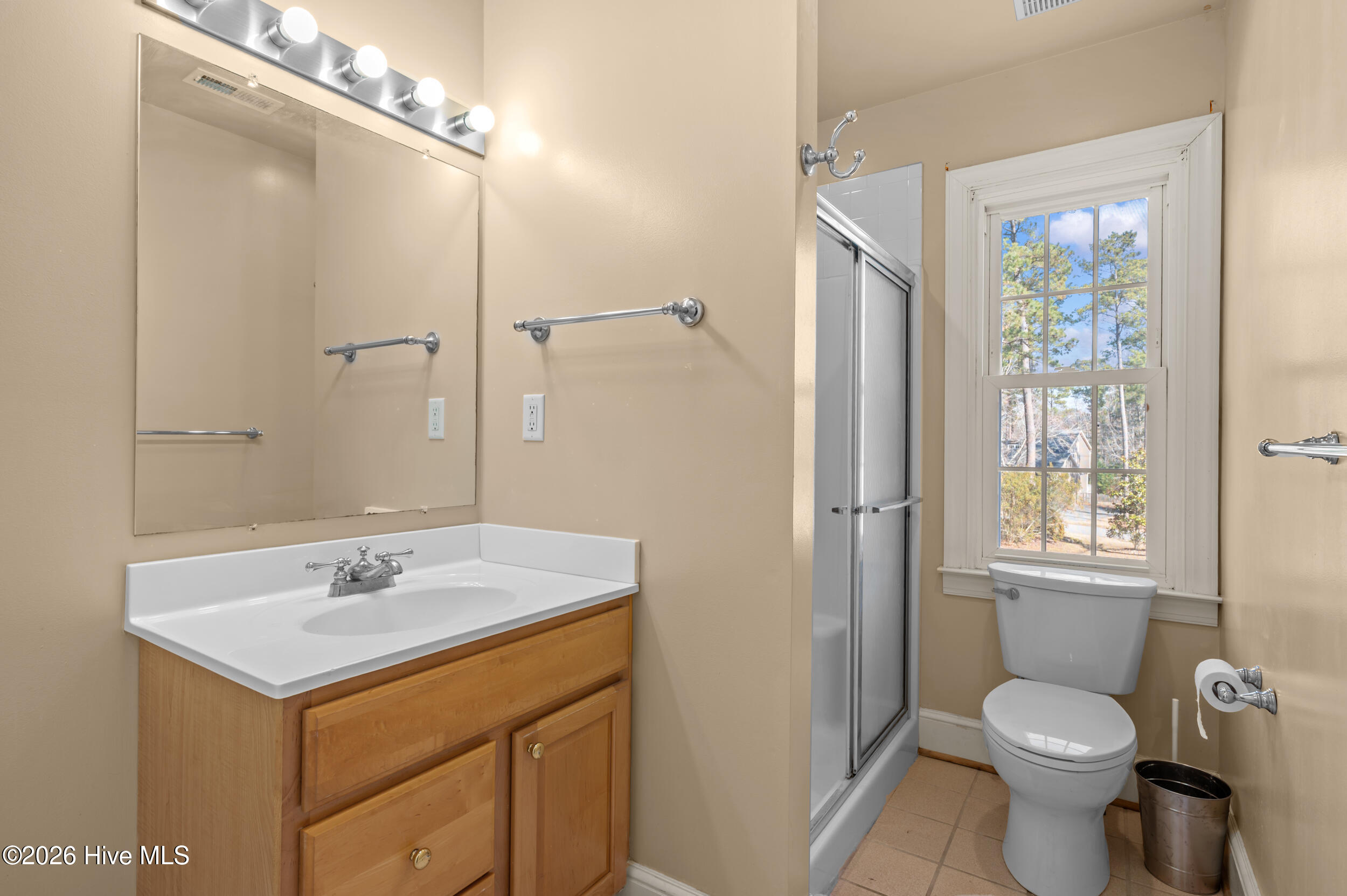 100554057 | Photo 49