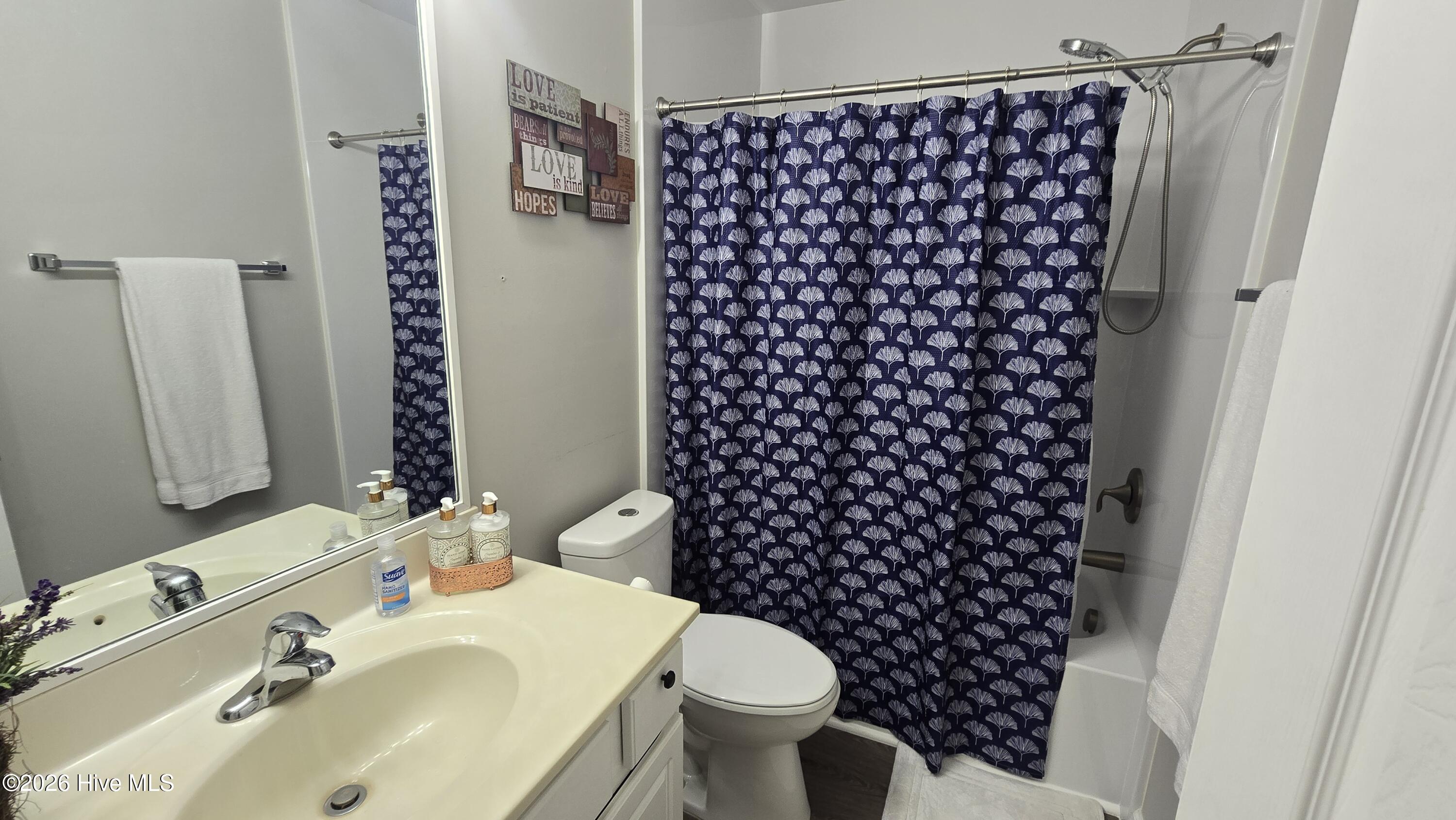 108 Willowbend Drive, Burgaw, NC 28425 – photo 17: Bath 2 with new tub