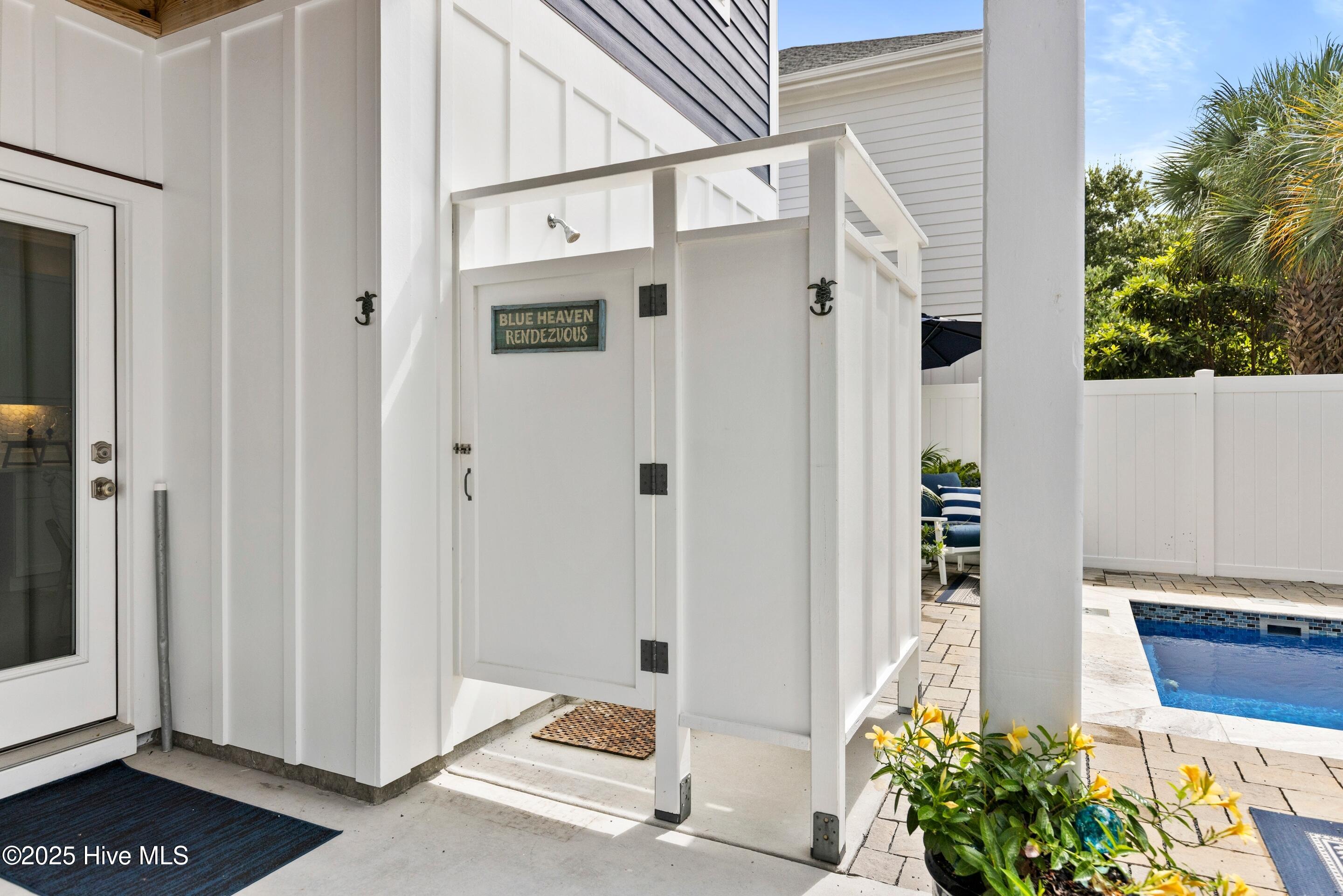 100532410 | Photo 80