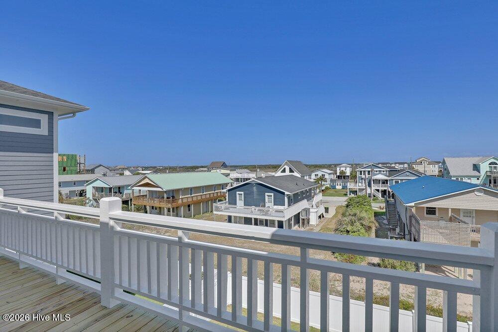 100552100 | Photo 41