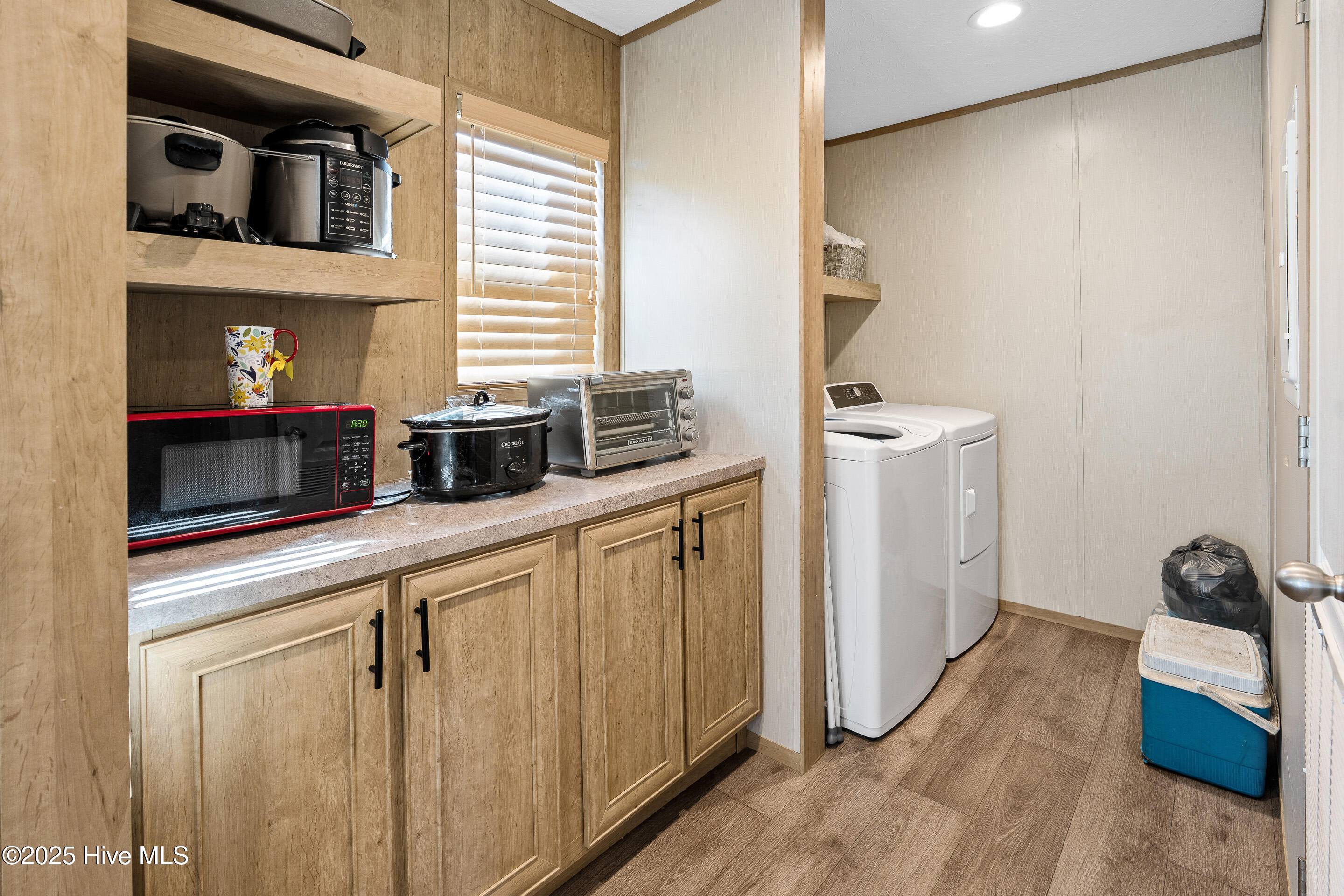 100541074 | Photo 14