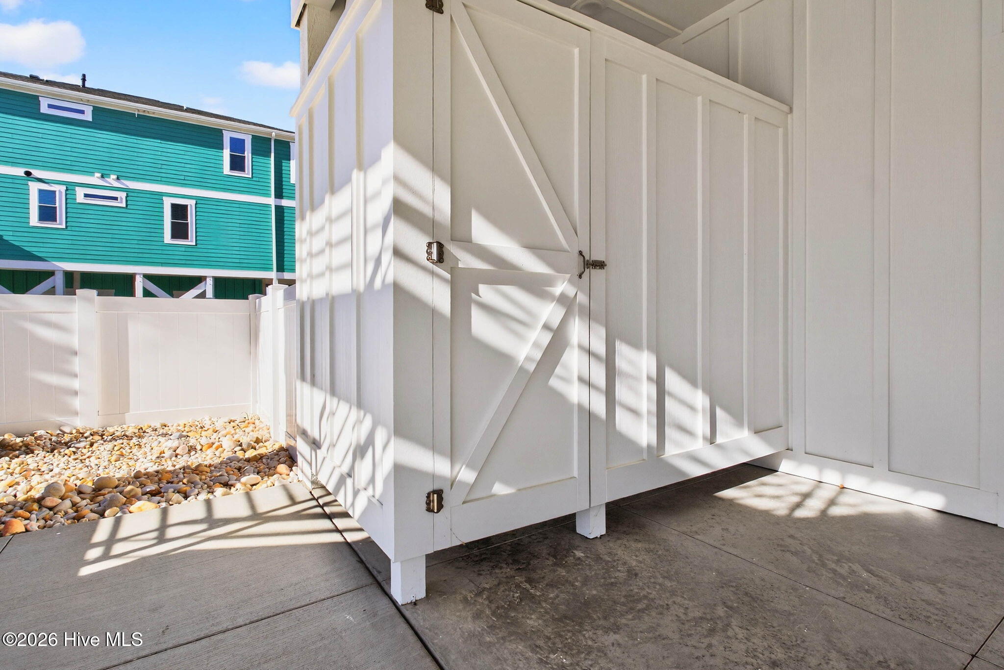 100570262 | Photo 67