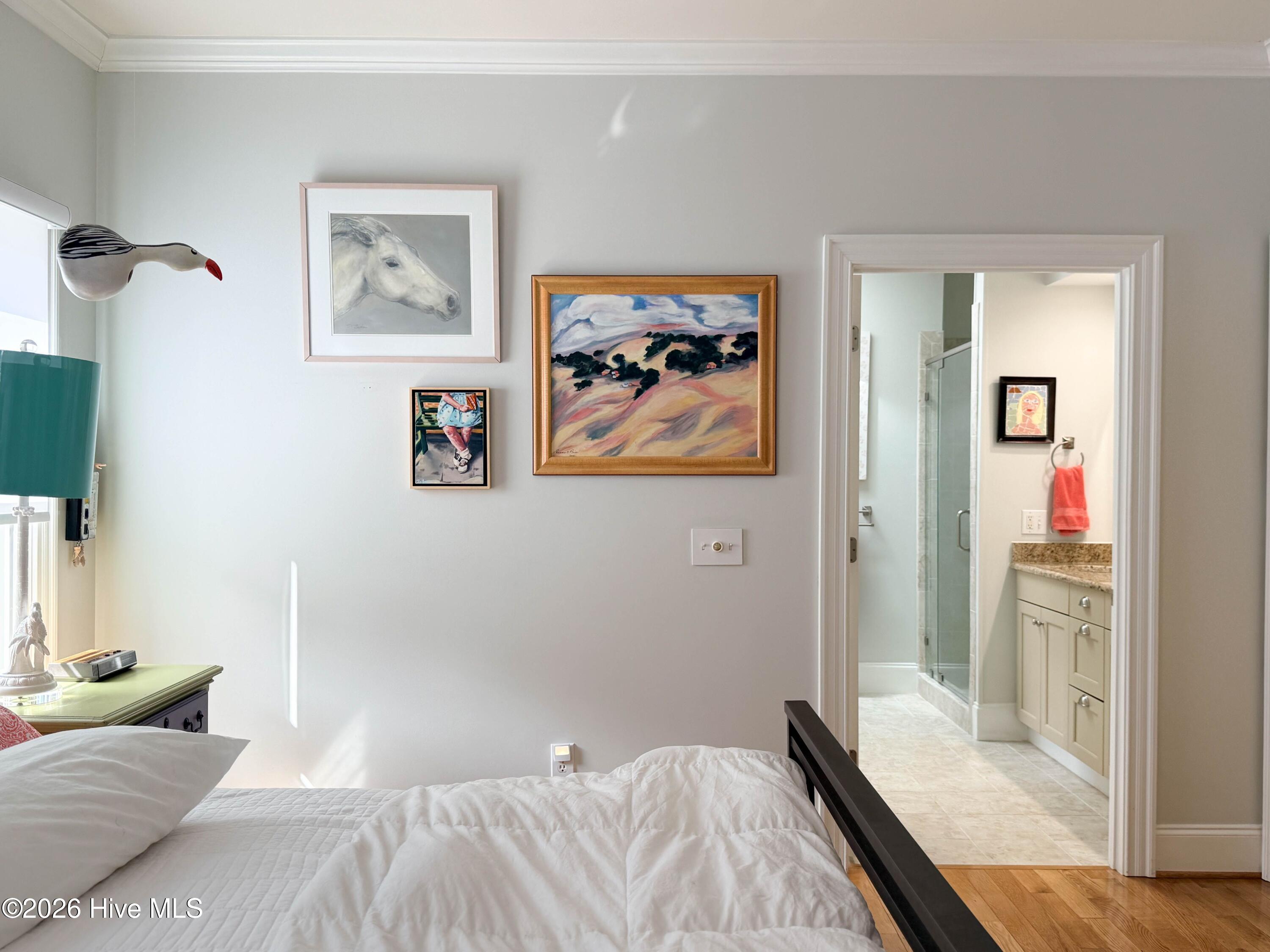 100559415 | Photo 53