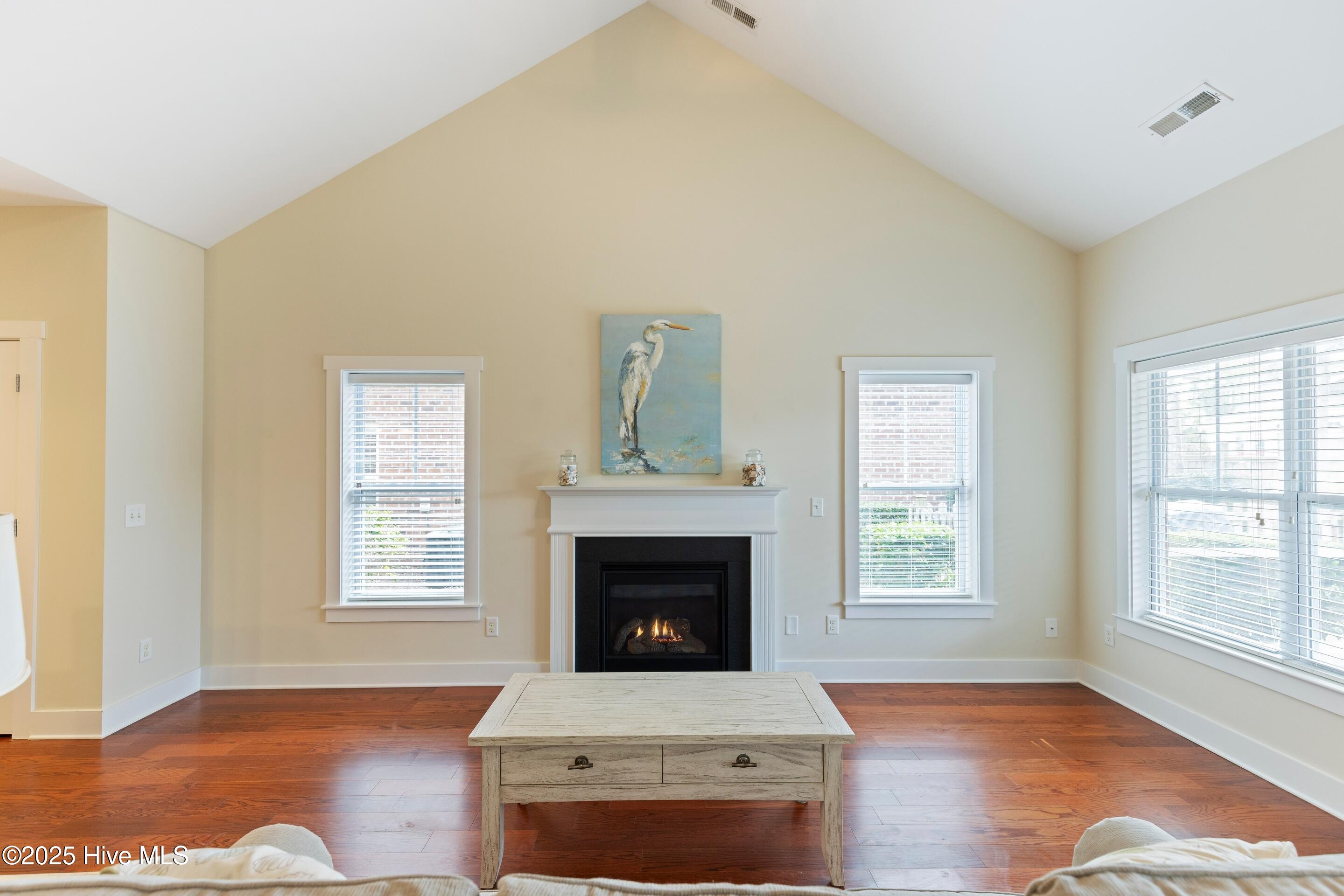 100542778 | Photo 10