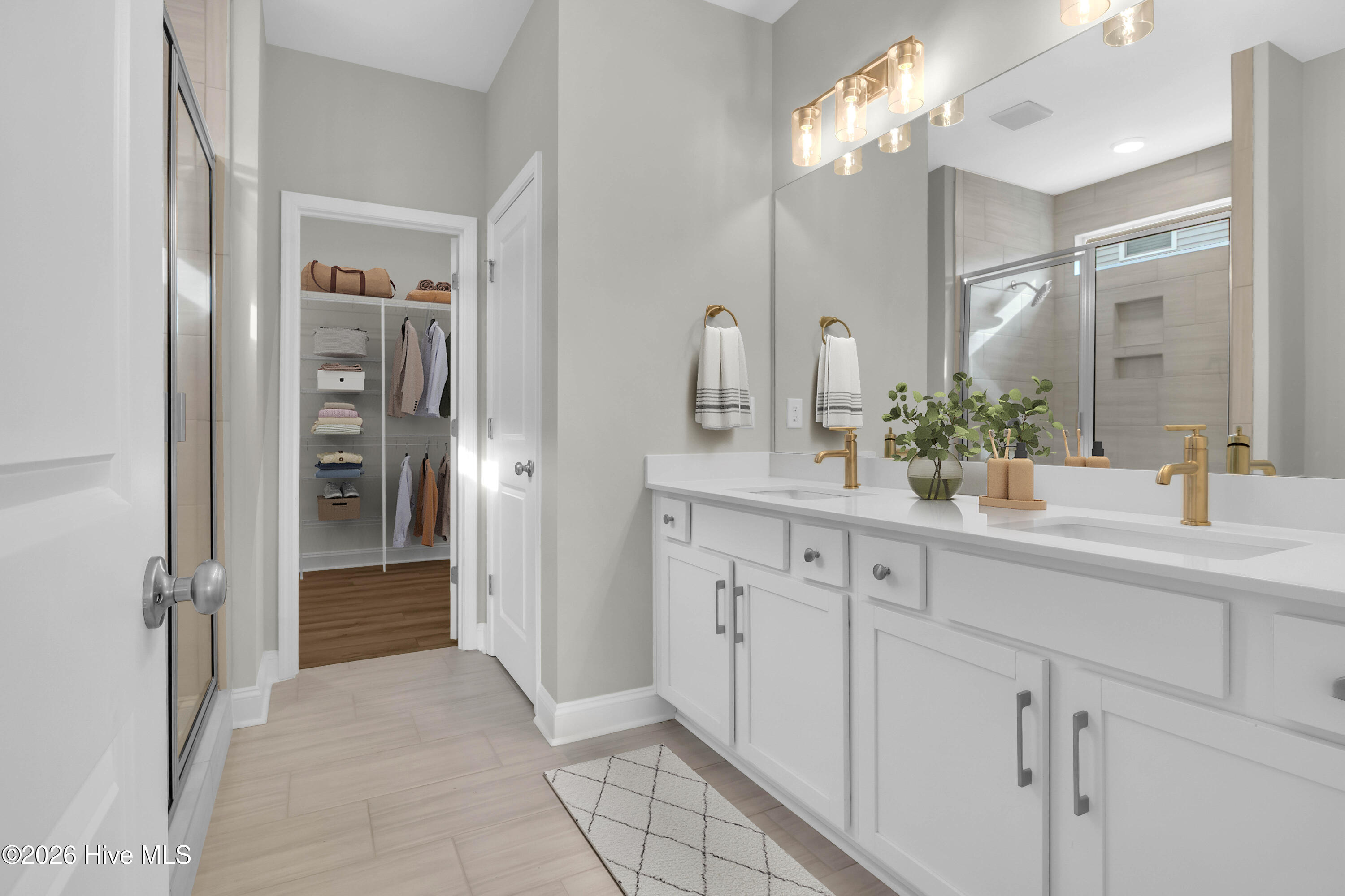 100552791 | Photo 85