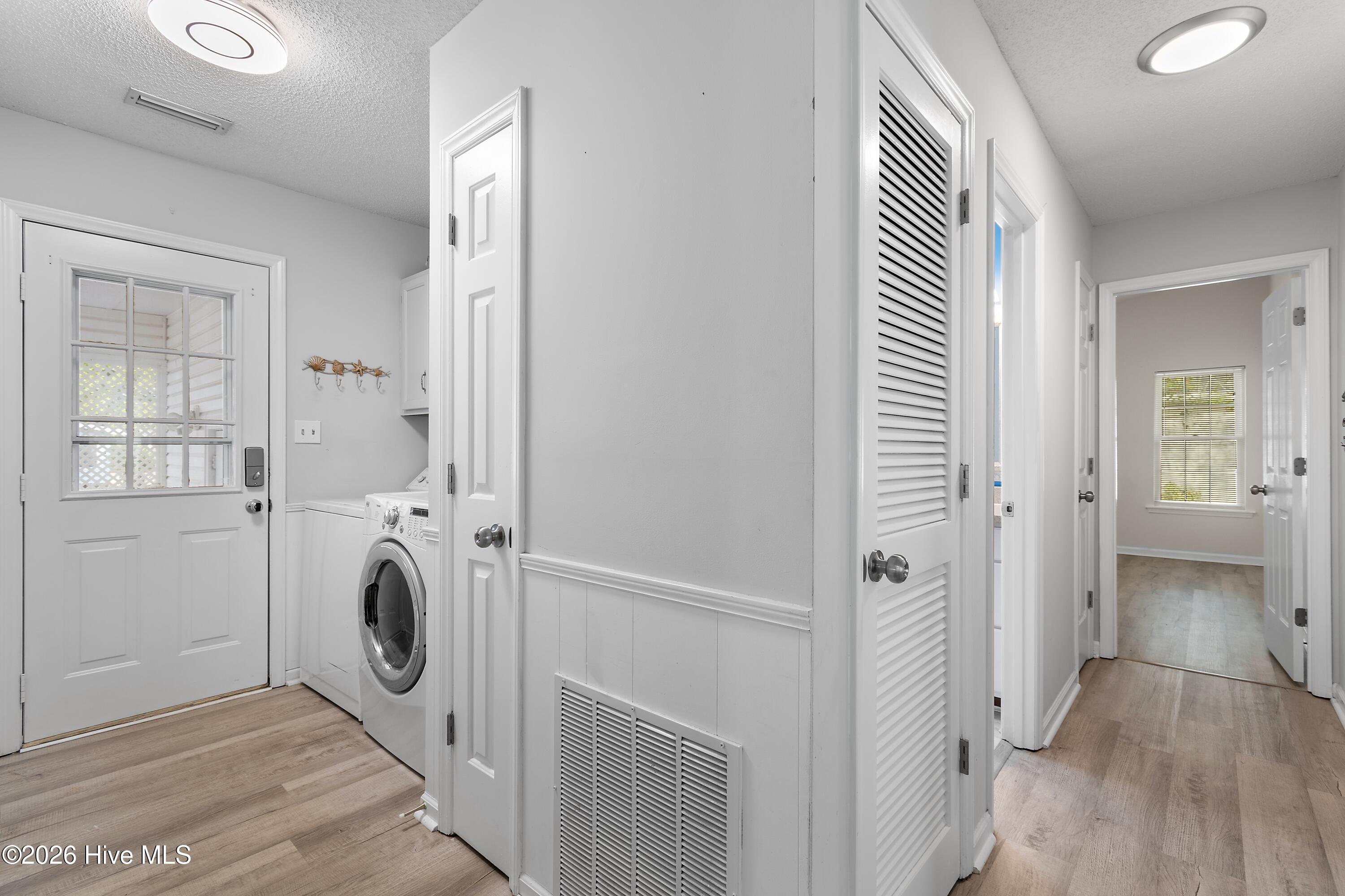 100550684 | Photo 14