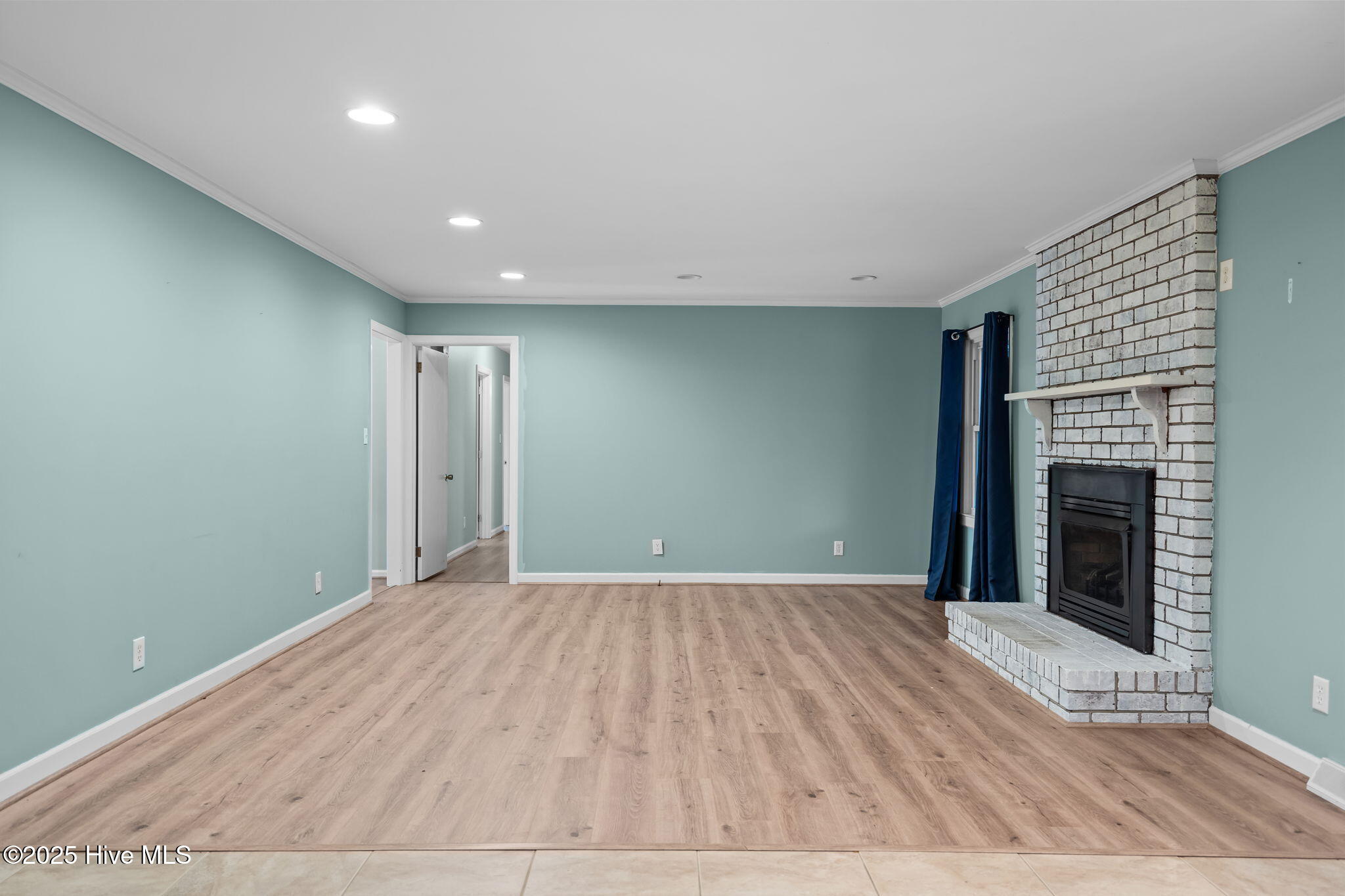 100542917 | Photo 15