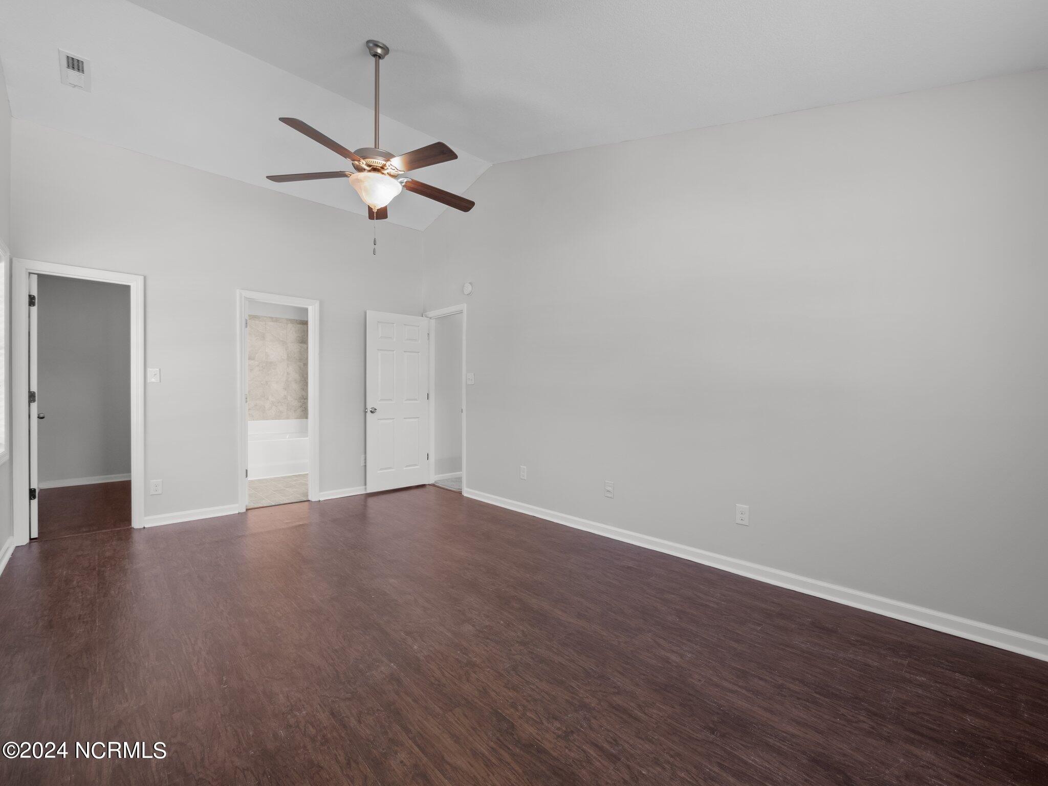 100541428 | Photo 15