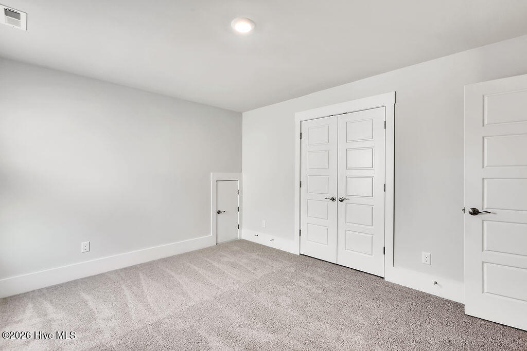 100562289 | Photo 30