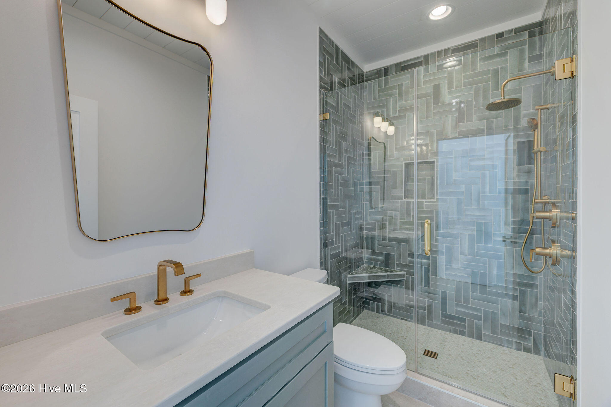 100556815 | Photo 22