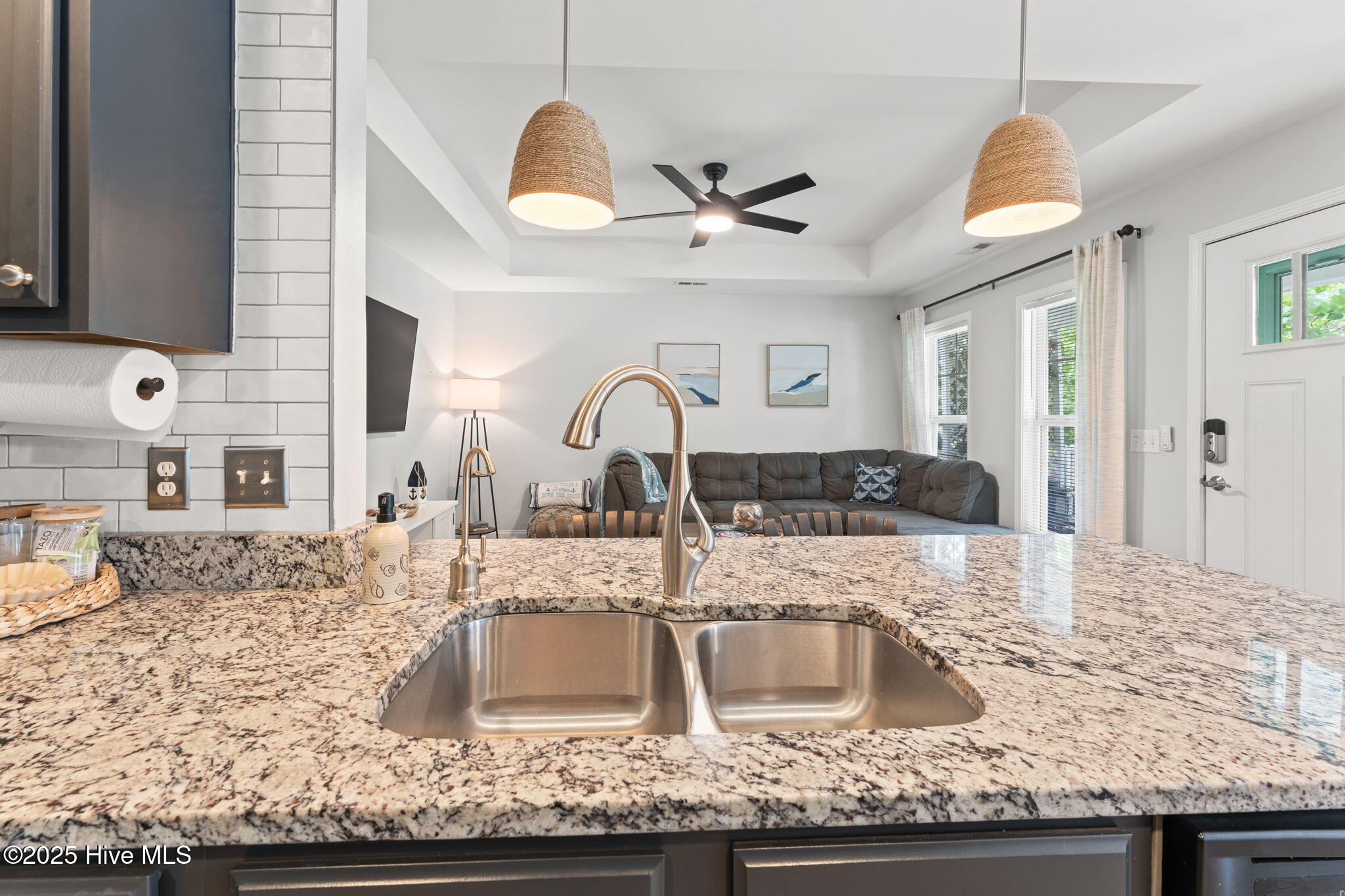 100548300 | Photo 20