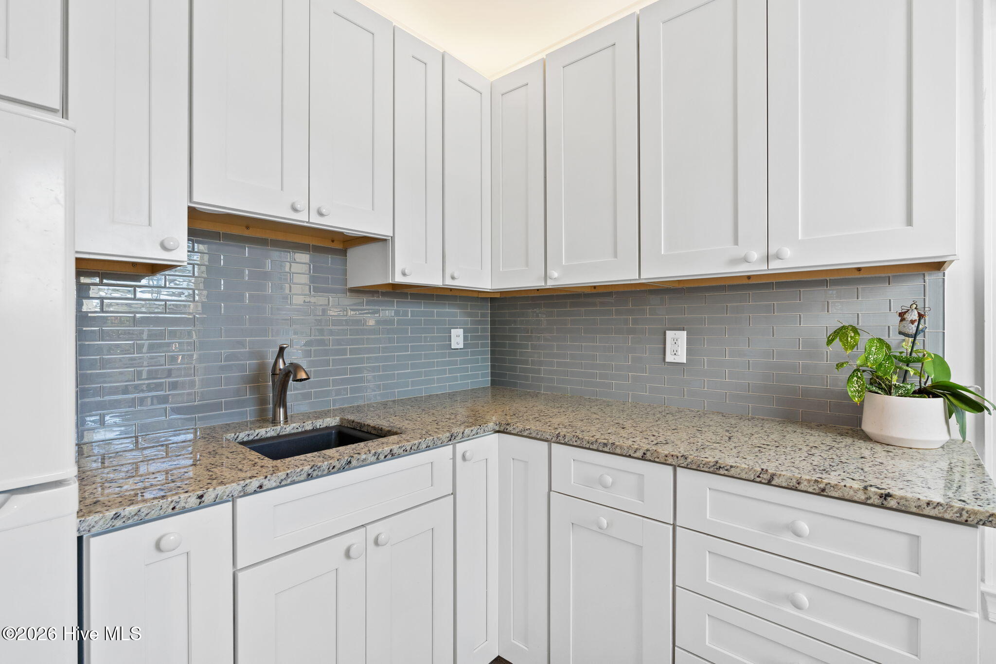 100550804 | Photo 40