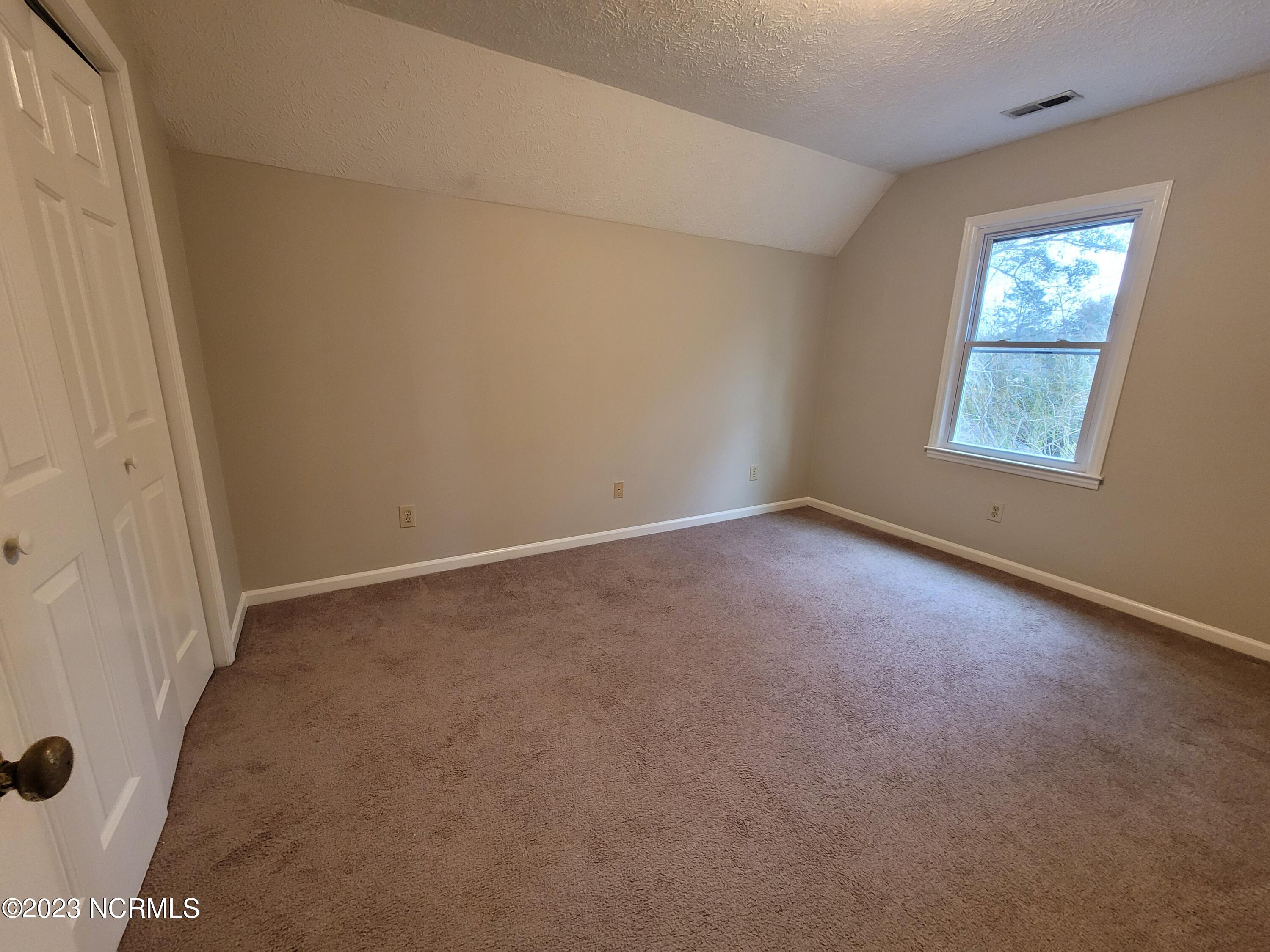 100552770 | Photo 21