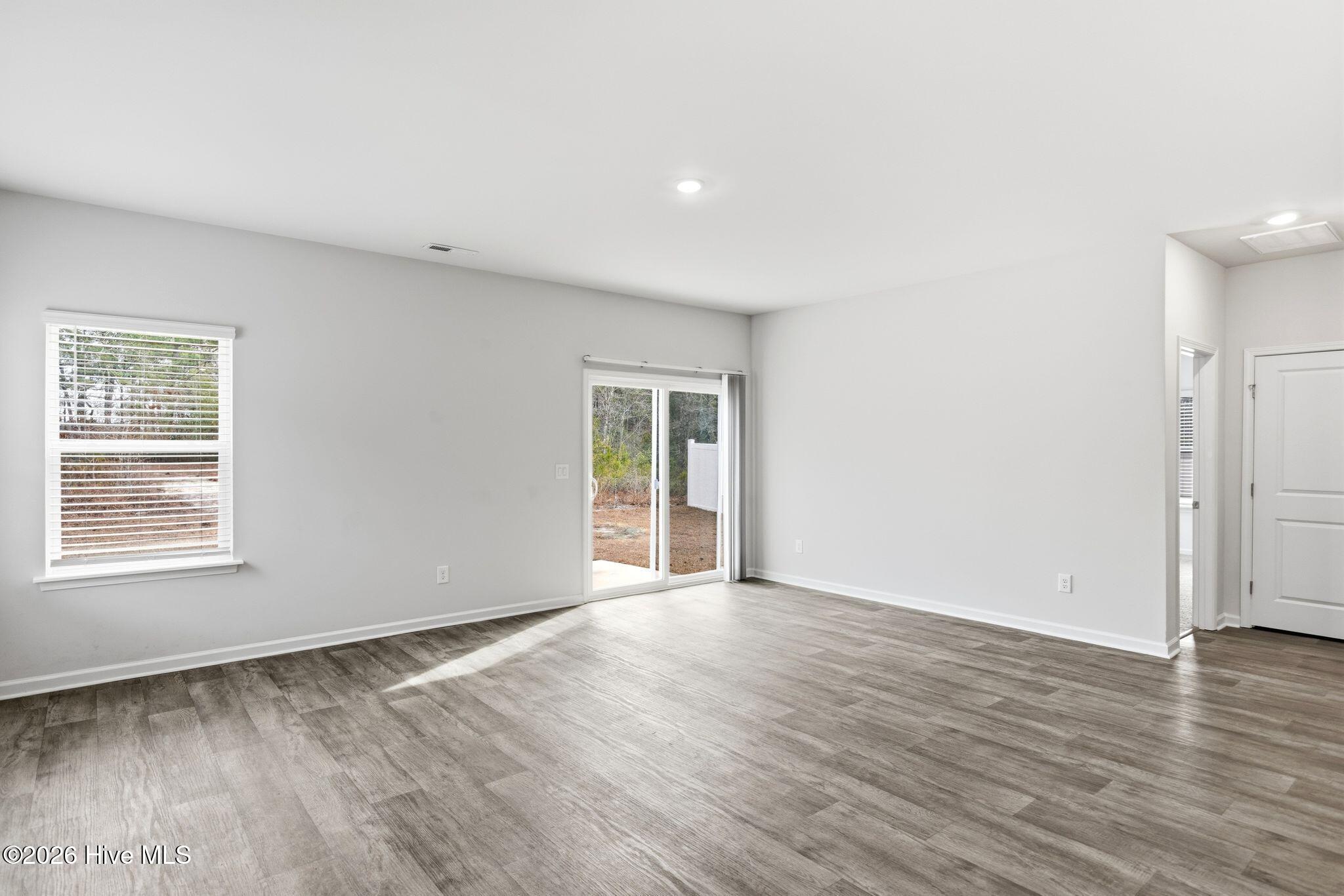 100556772 | Photo 10