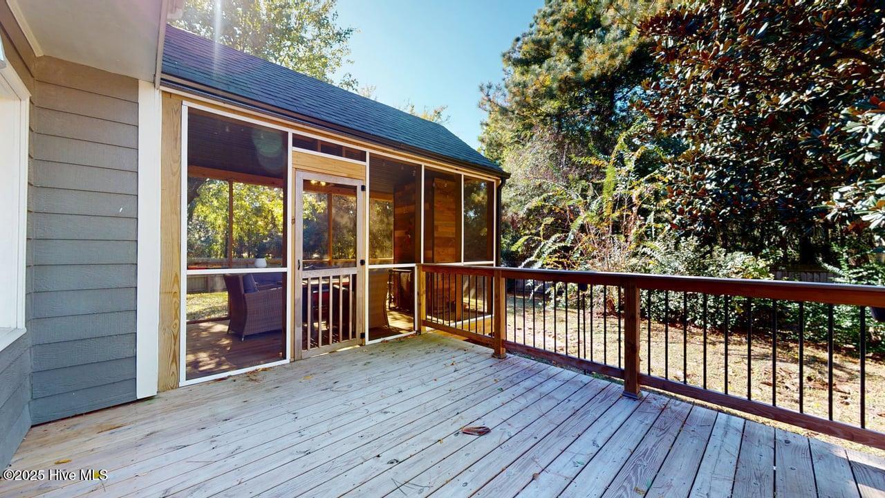 100541217 | Photo 36