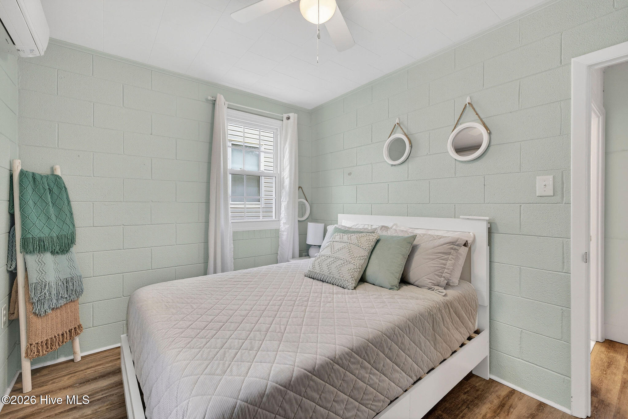 100553200 | Photo 25