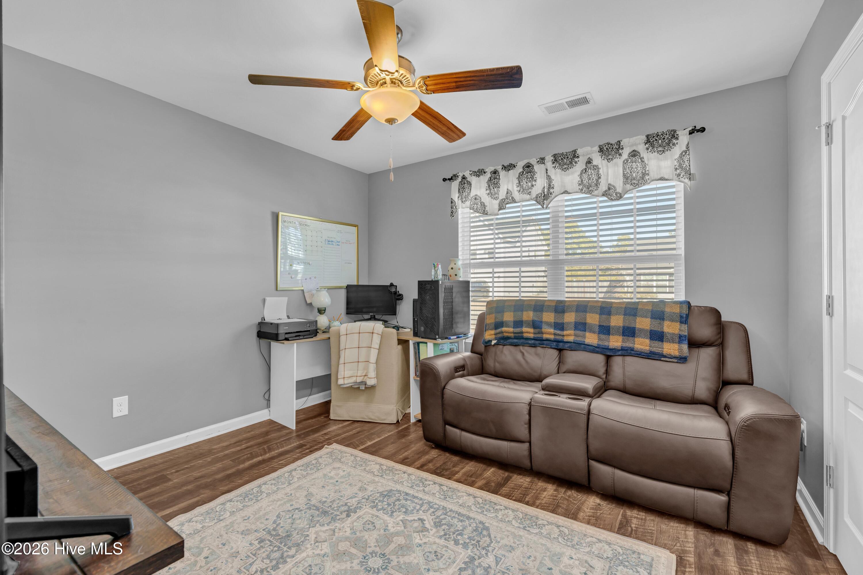 100551706 | Photo 26