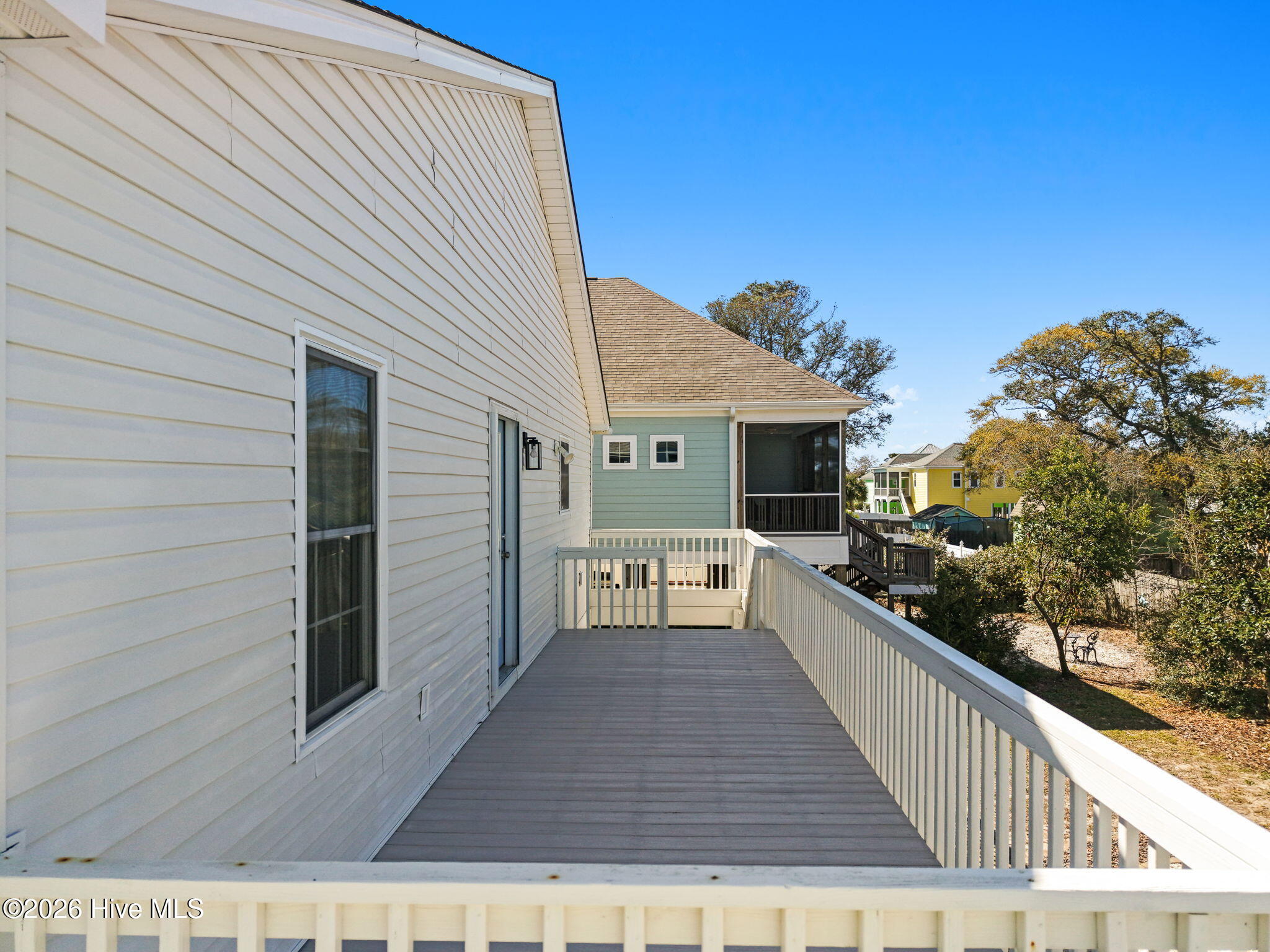 100553863 | Photo 46