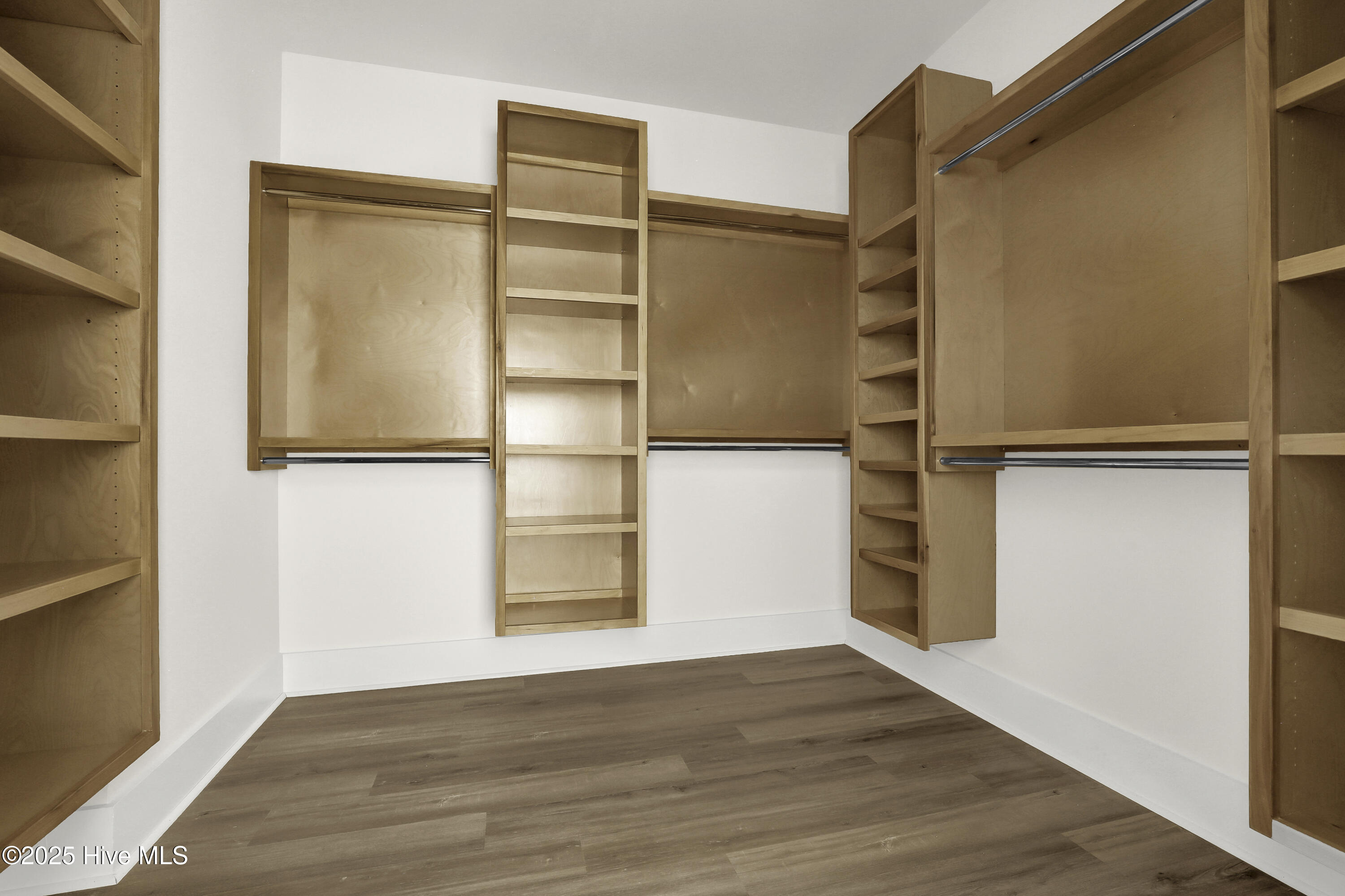 100536575 | Photo 17