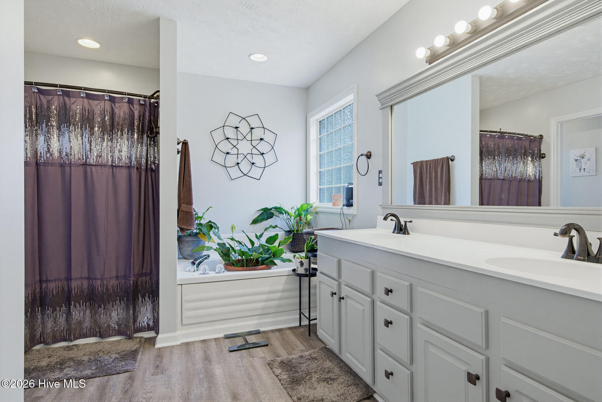 303 E Regent Court,Jacksonville