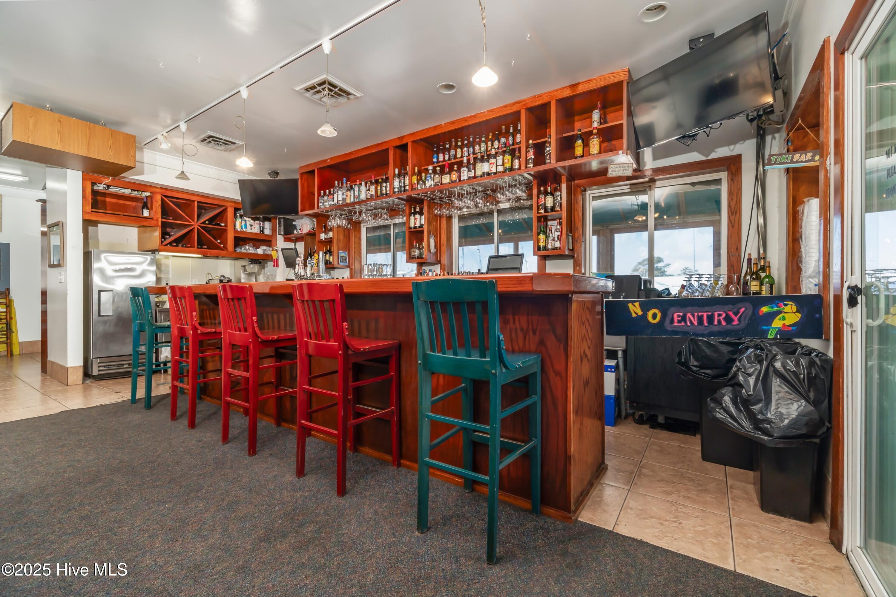 303 South Avenue,Oriental