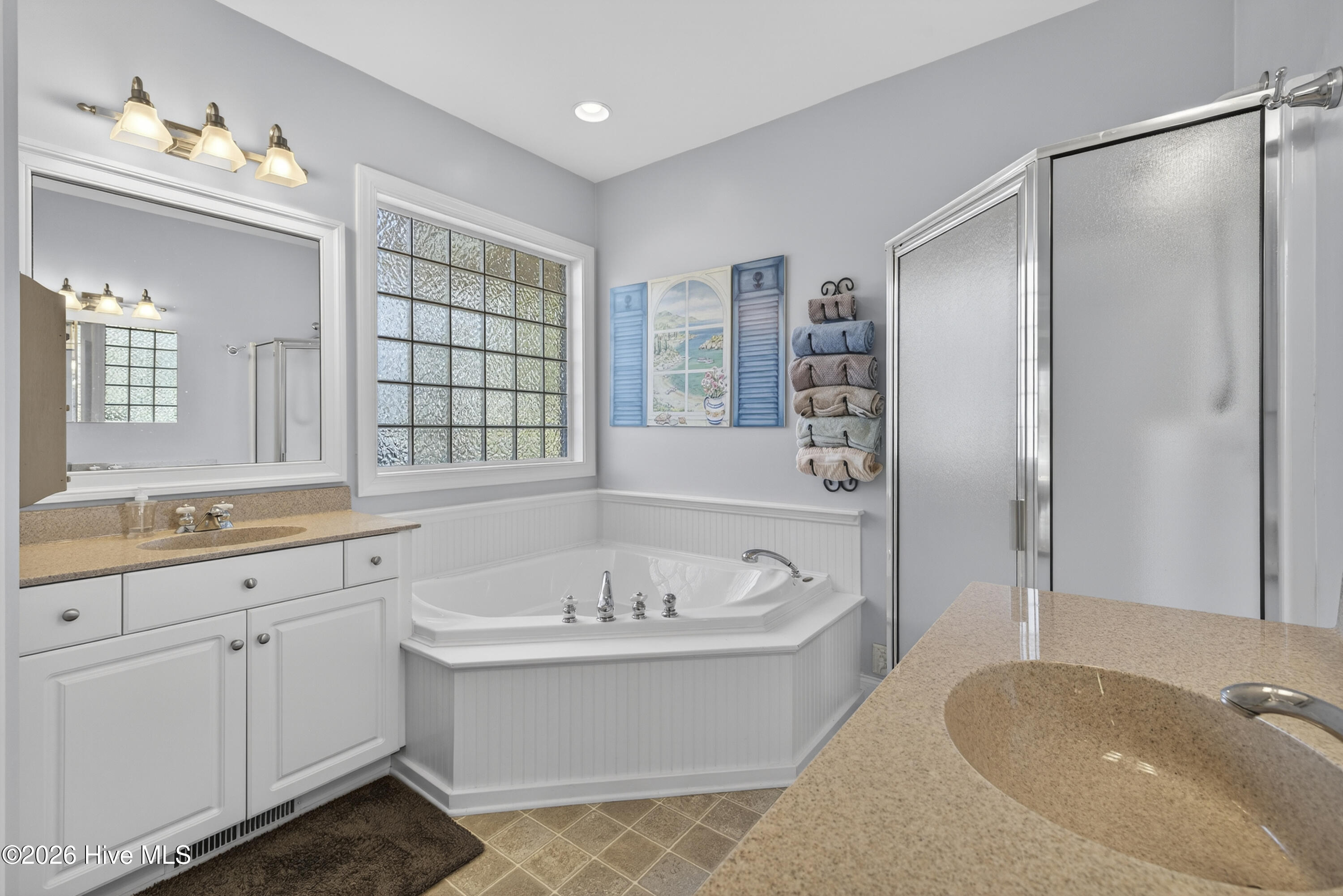 100561189 | Photo 45