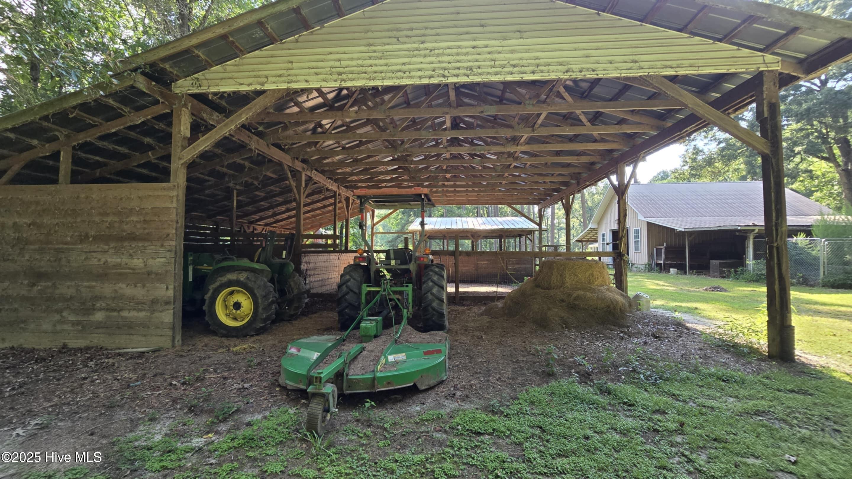 100522277 | Photo 26