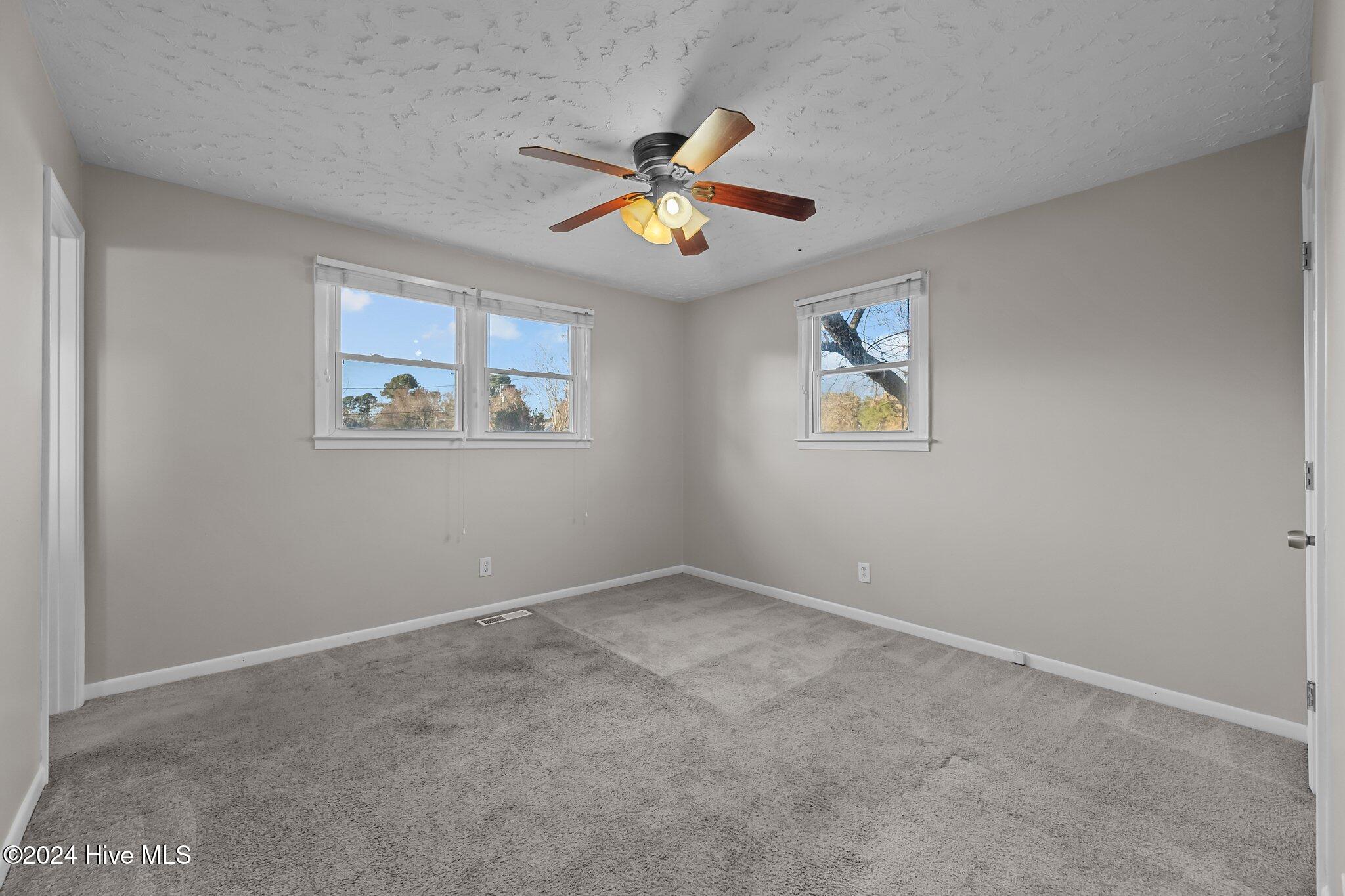 100552897 | Photo 12