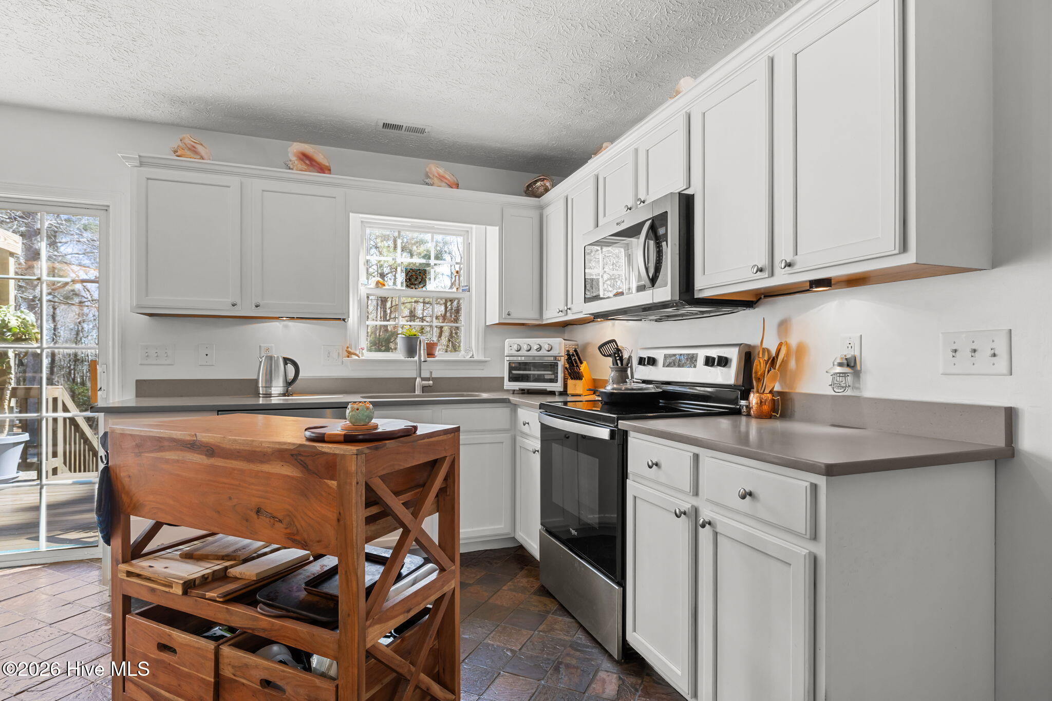 100558206 | Photo 12