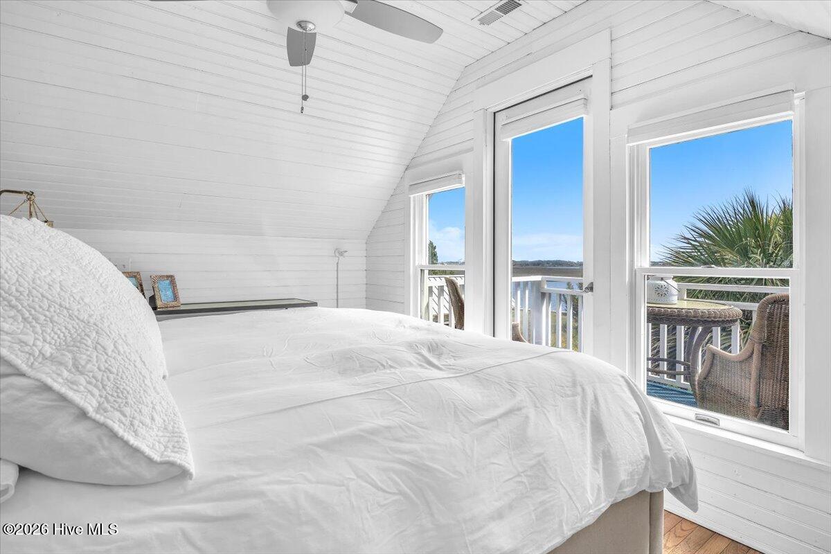 100563686 | Photo 25