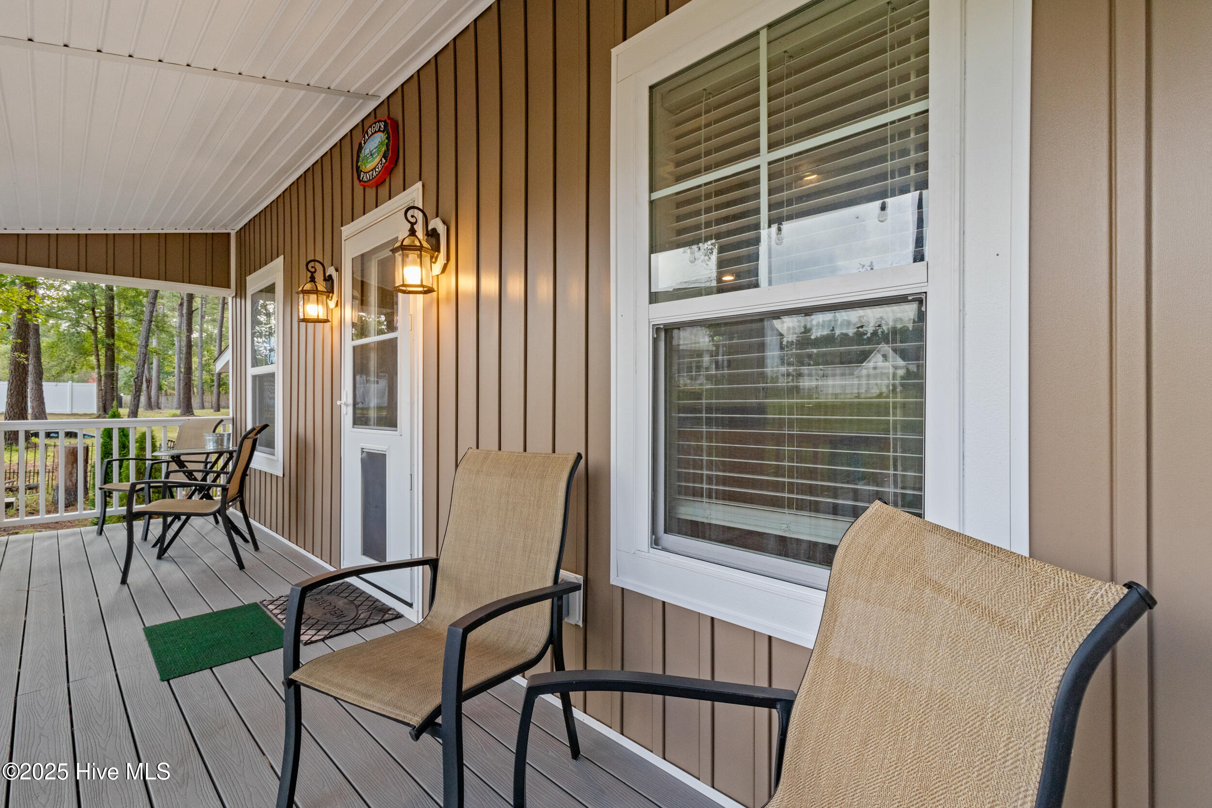 100536261 | Photo 49