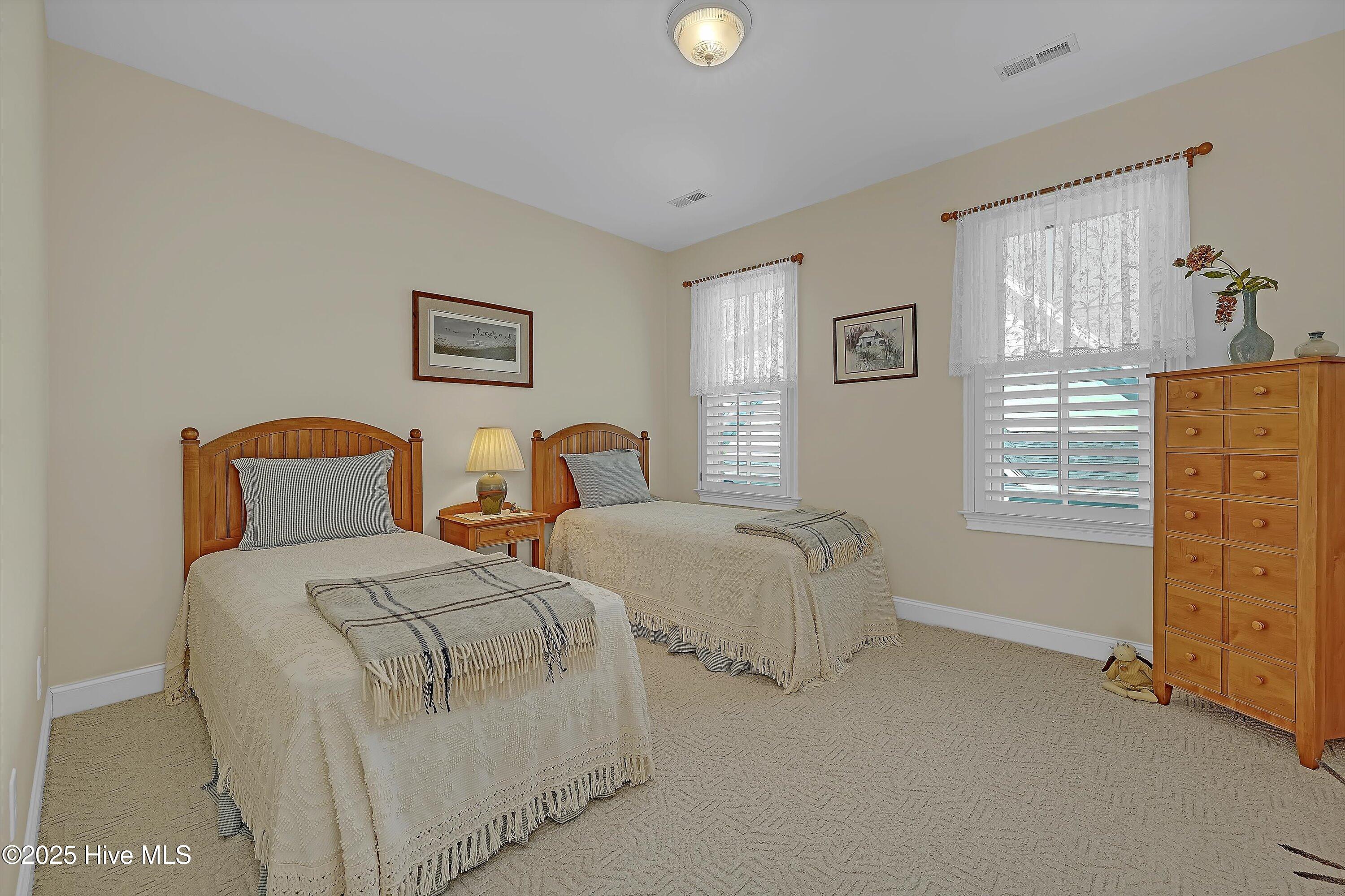 100521438 | Photo 36