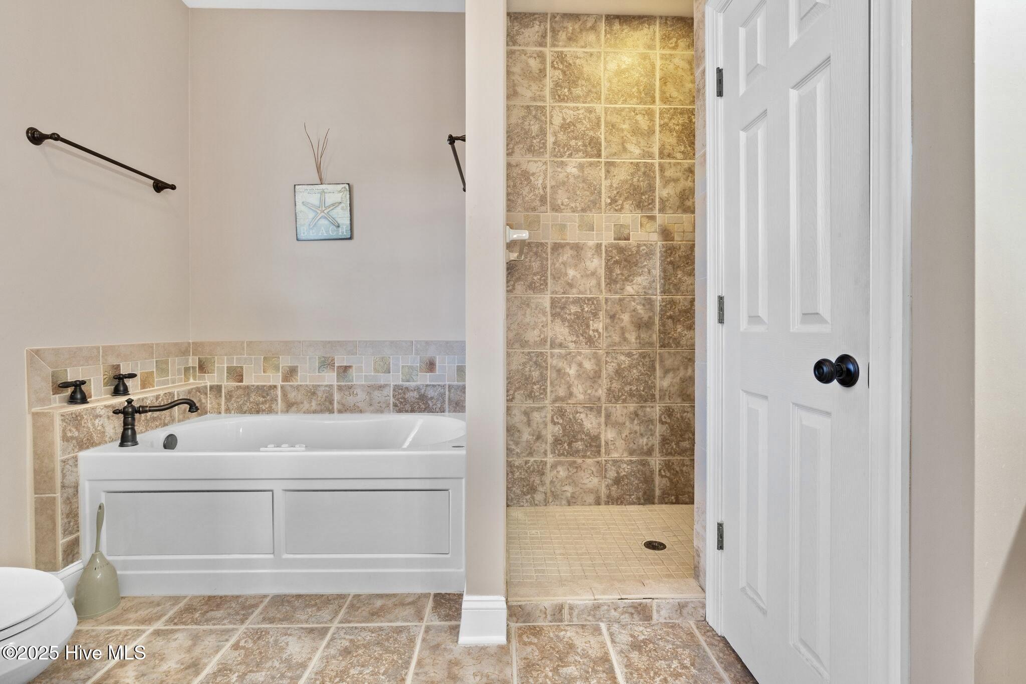 100543841 | Photo 28