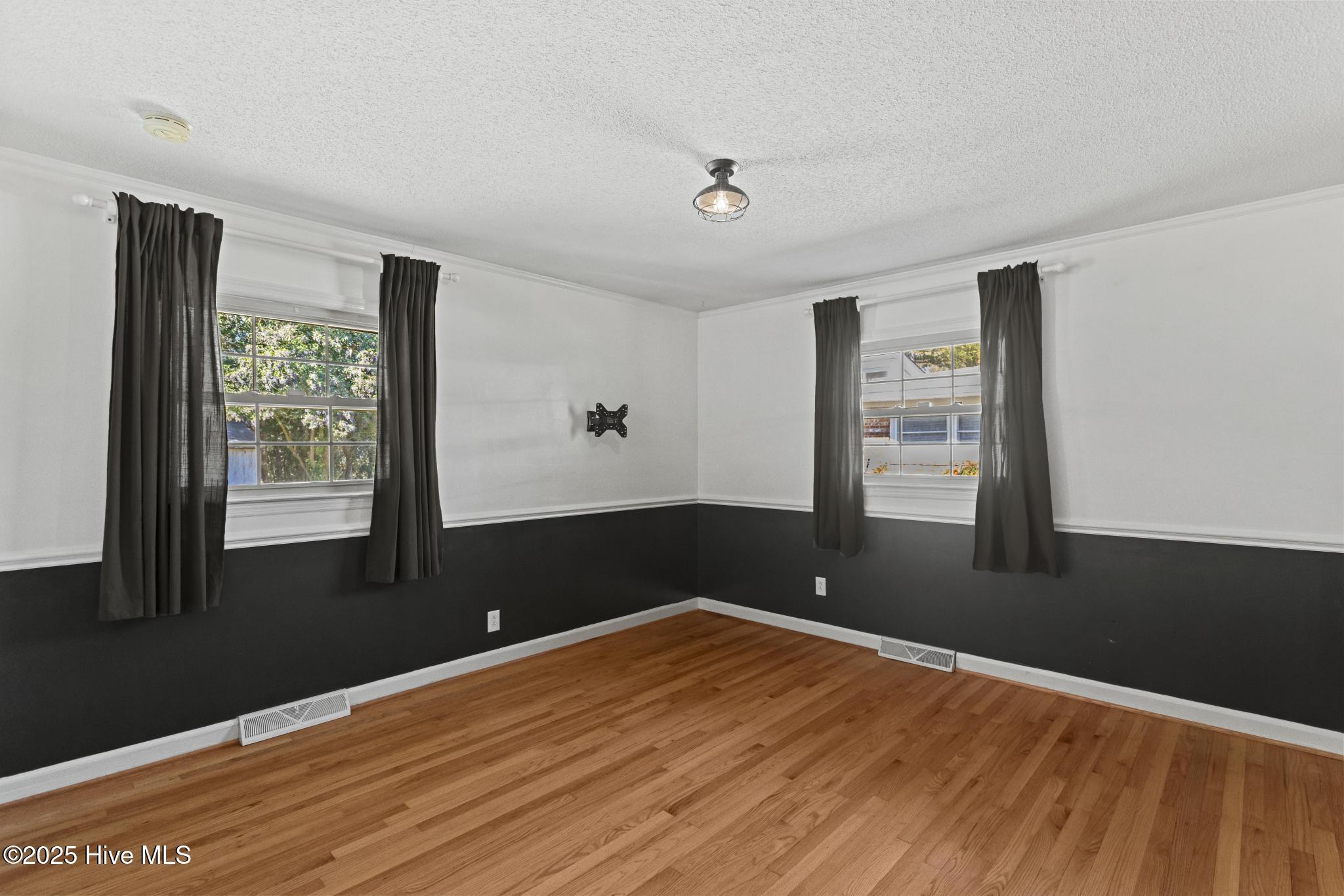 100540981 | Photo 25