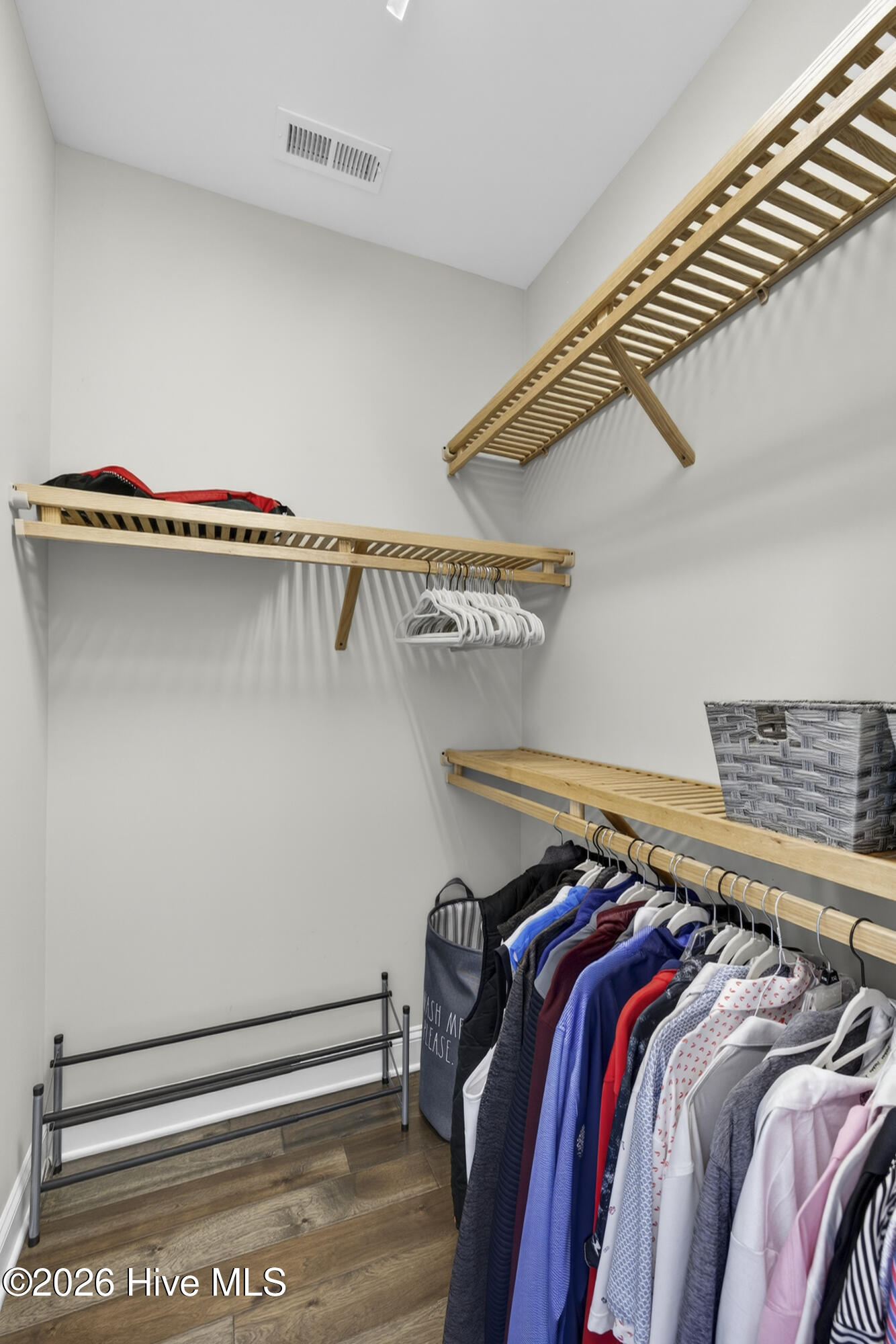 100553902 | Photo 19