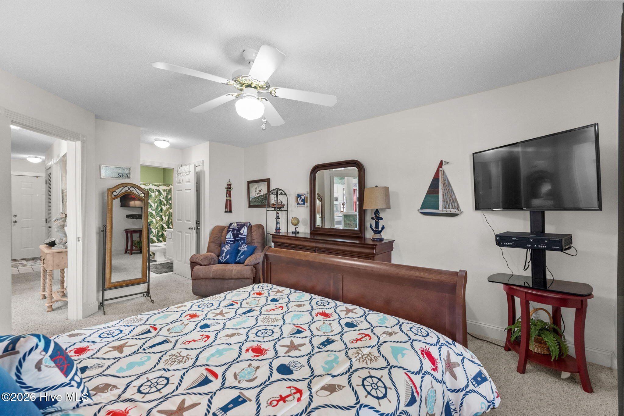 100558882 | Photo 28