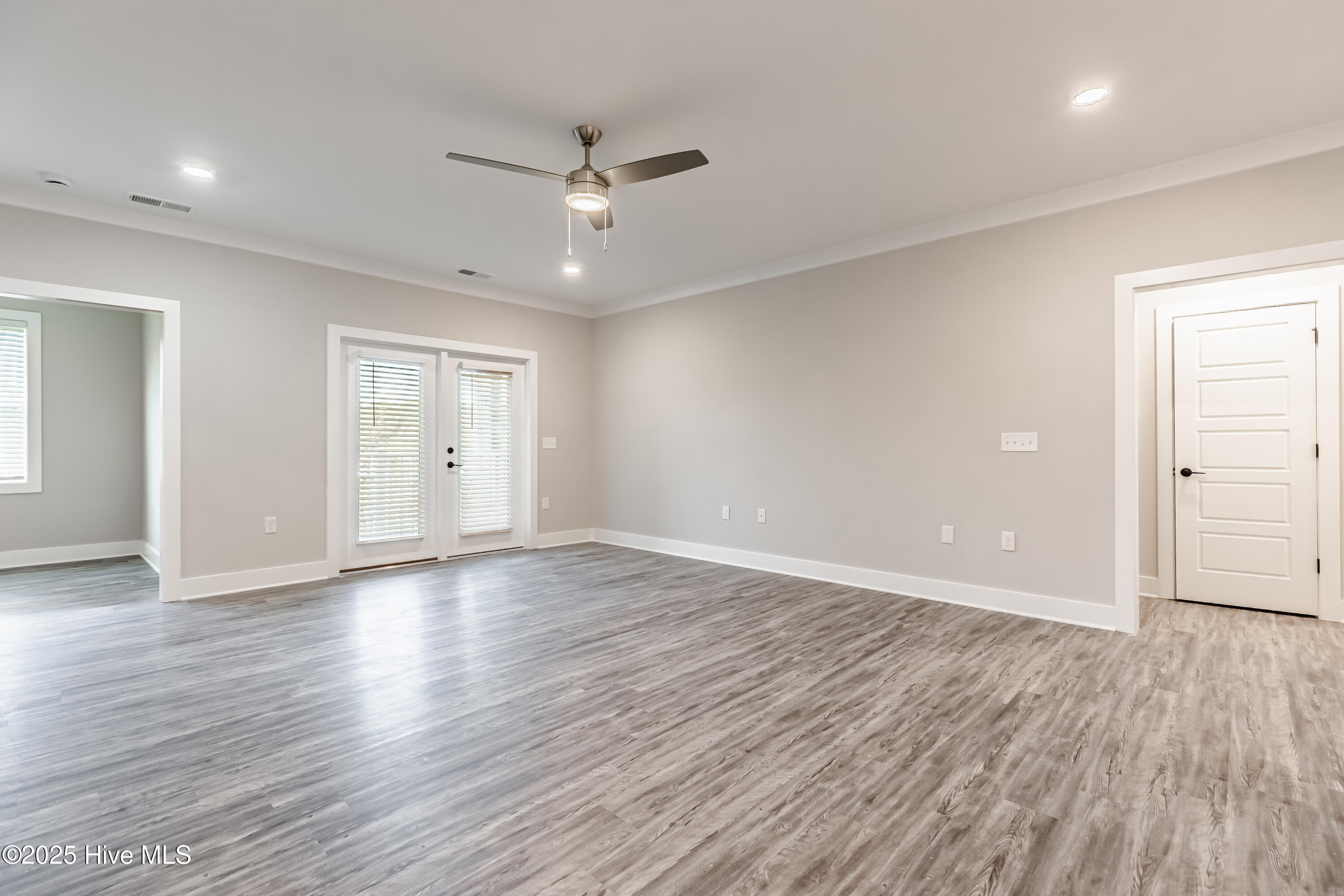 100529364 | Photo 27