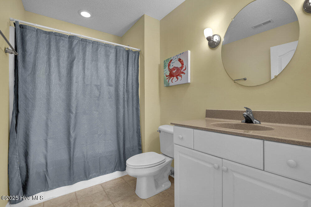 100513085 | Photo 42