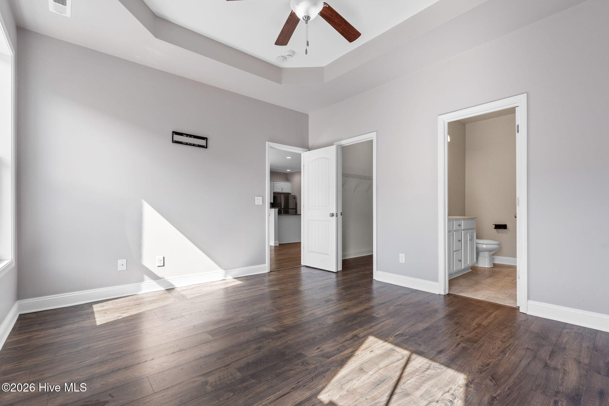 100540133 | Photo 11