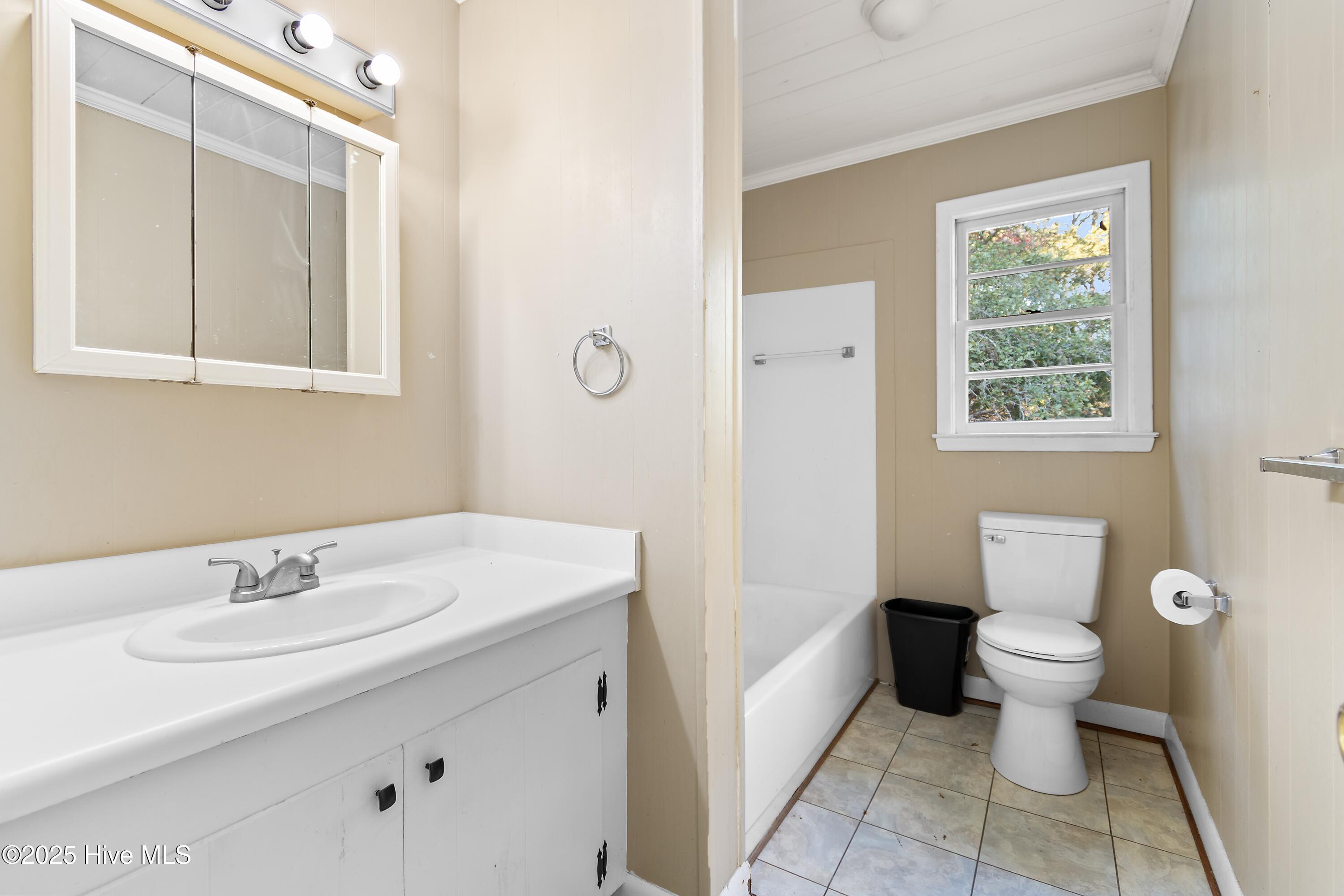 100541488 | Photo 11