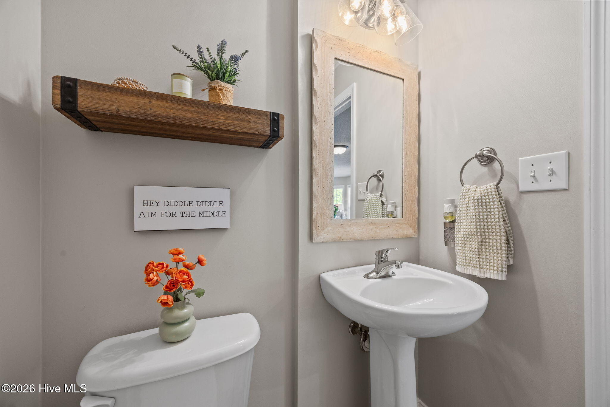 100568672 | Photo 31