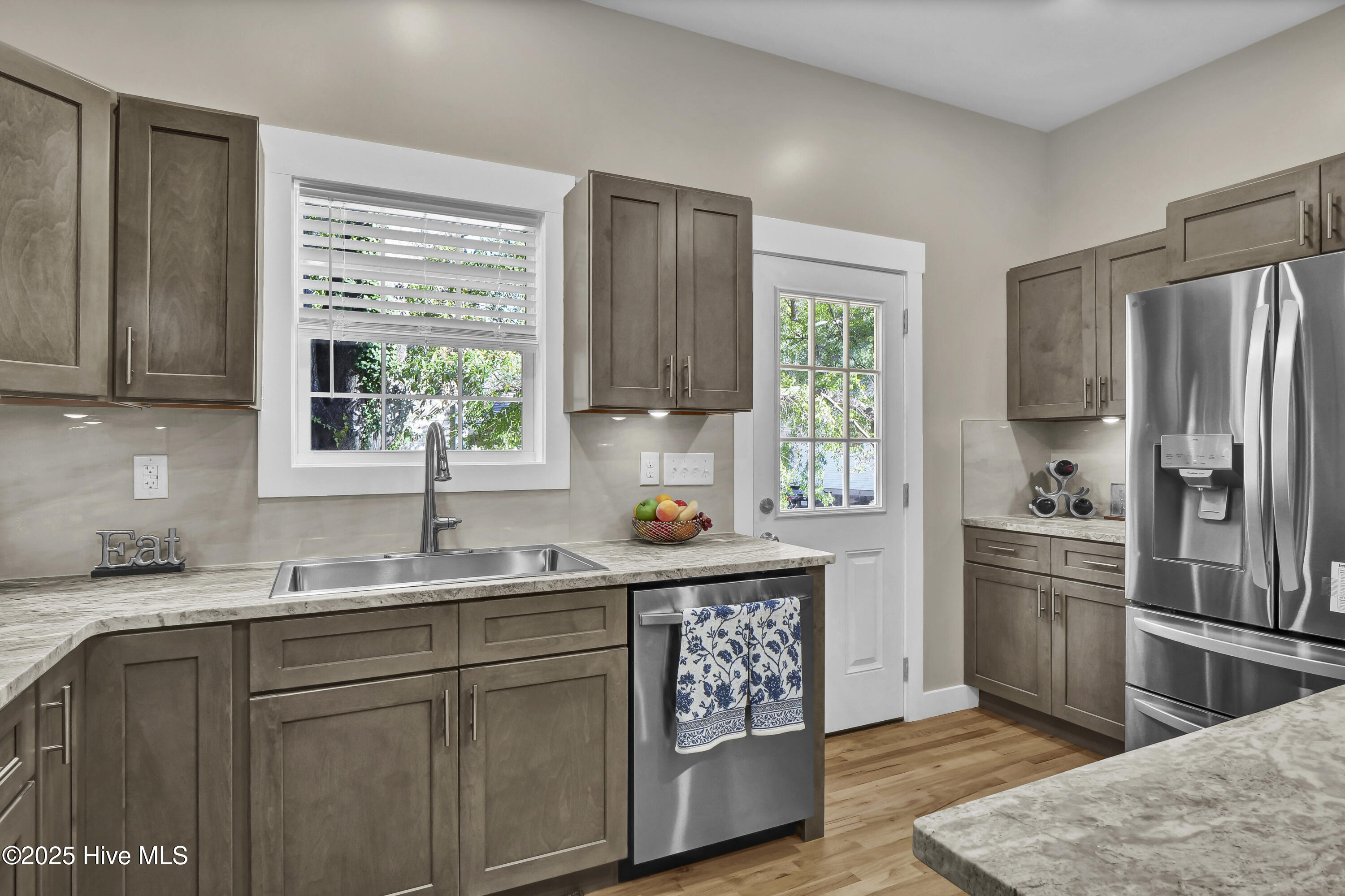 100539058 | Photo 16